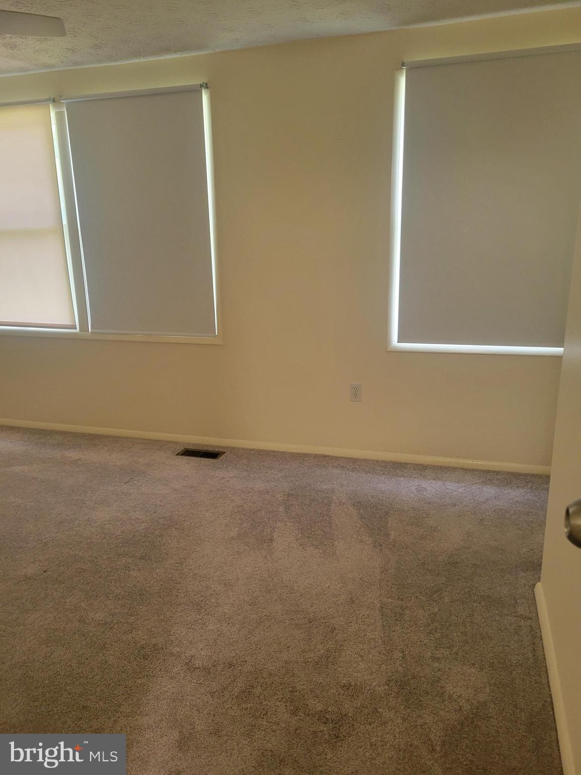 OLNEY OAKS - Residential Lease