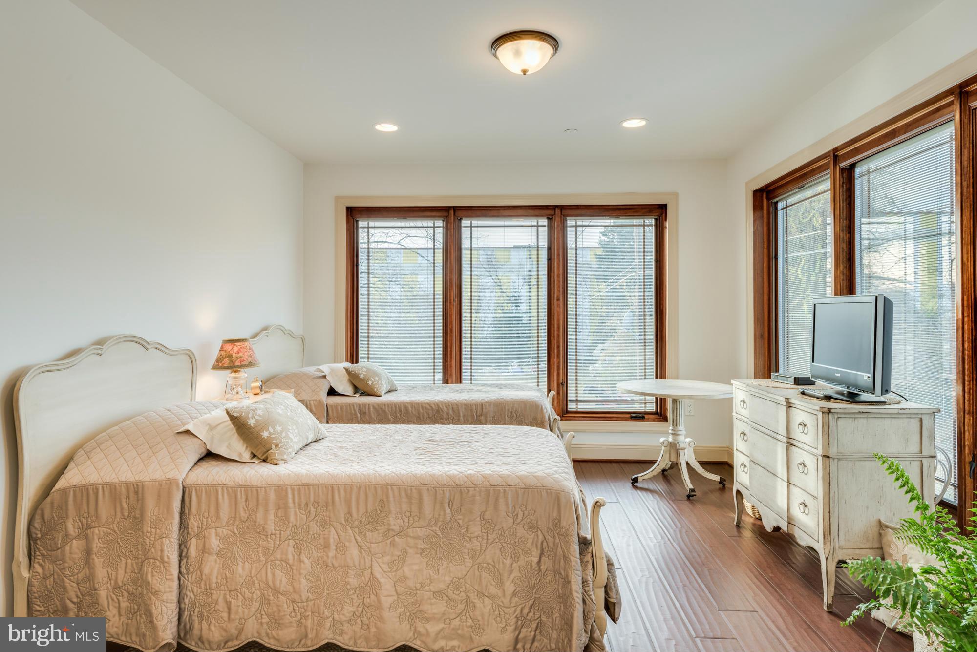 POPLAR RIDGE - Residential