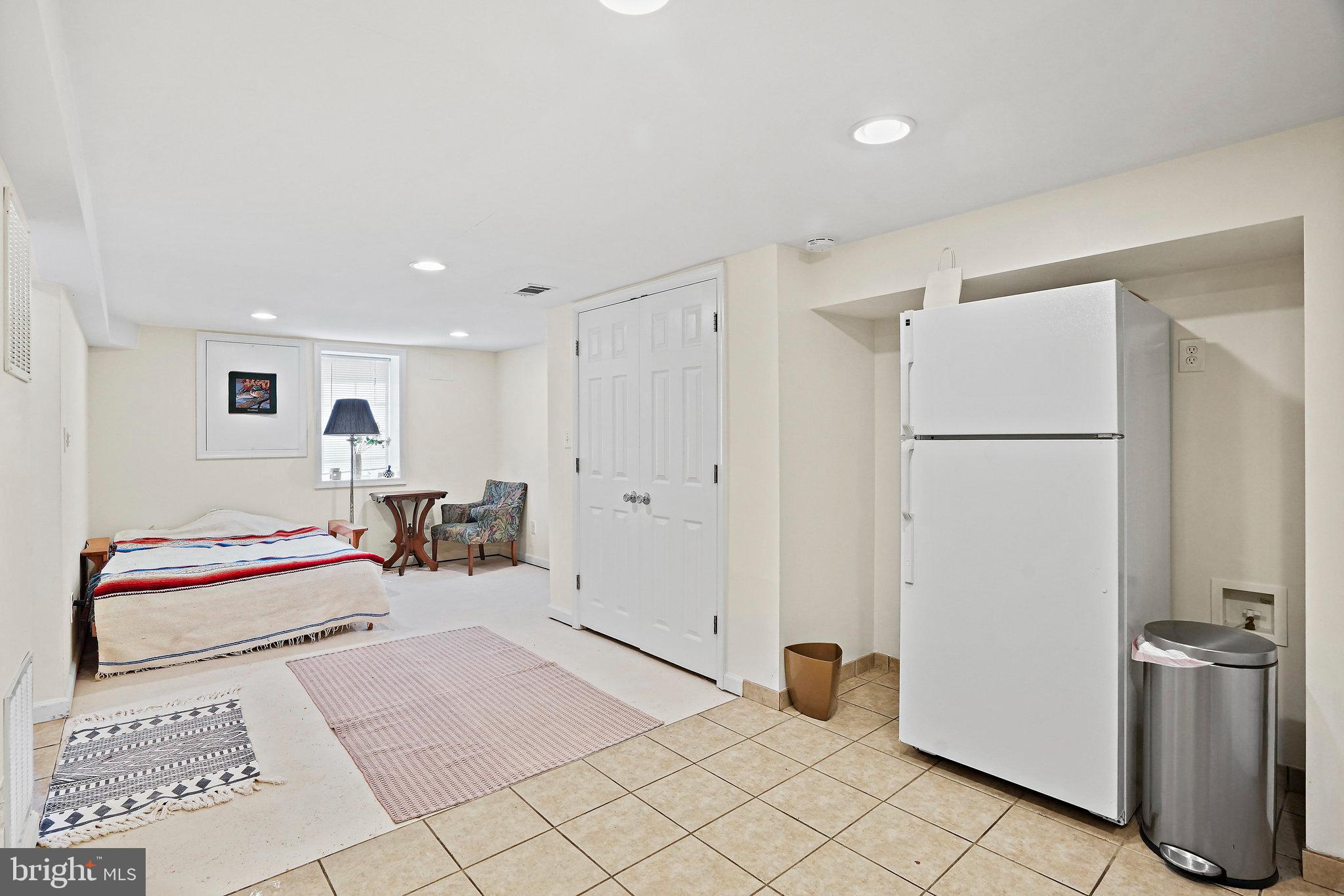 VEIRS MILL VILLAGE - Residential