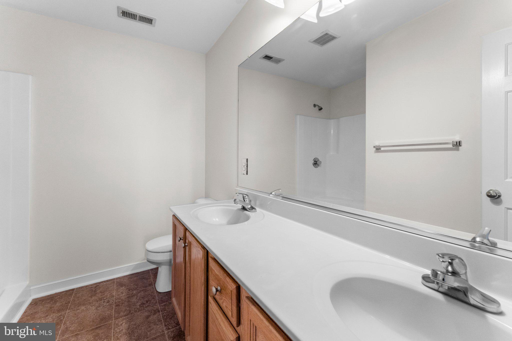 SETTLERS LANDING TOWNHOUSES - Residential