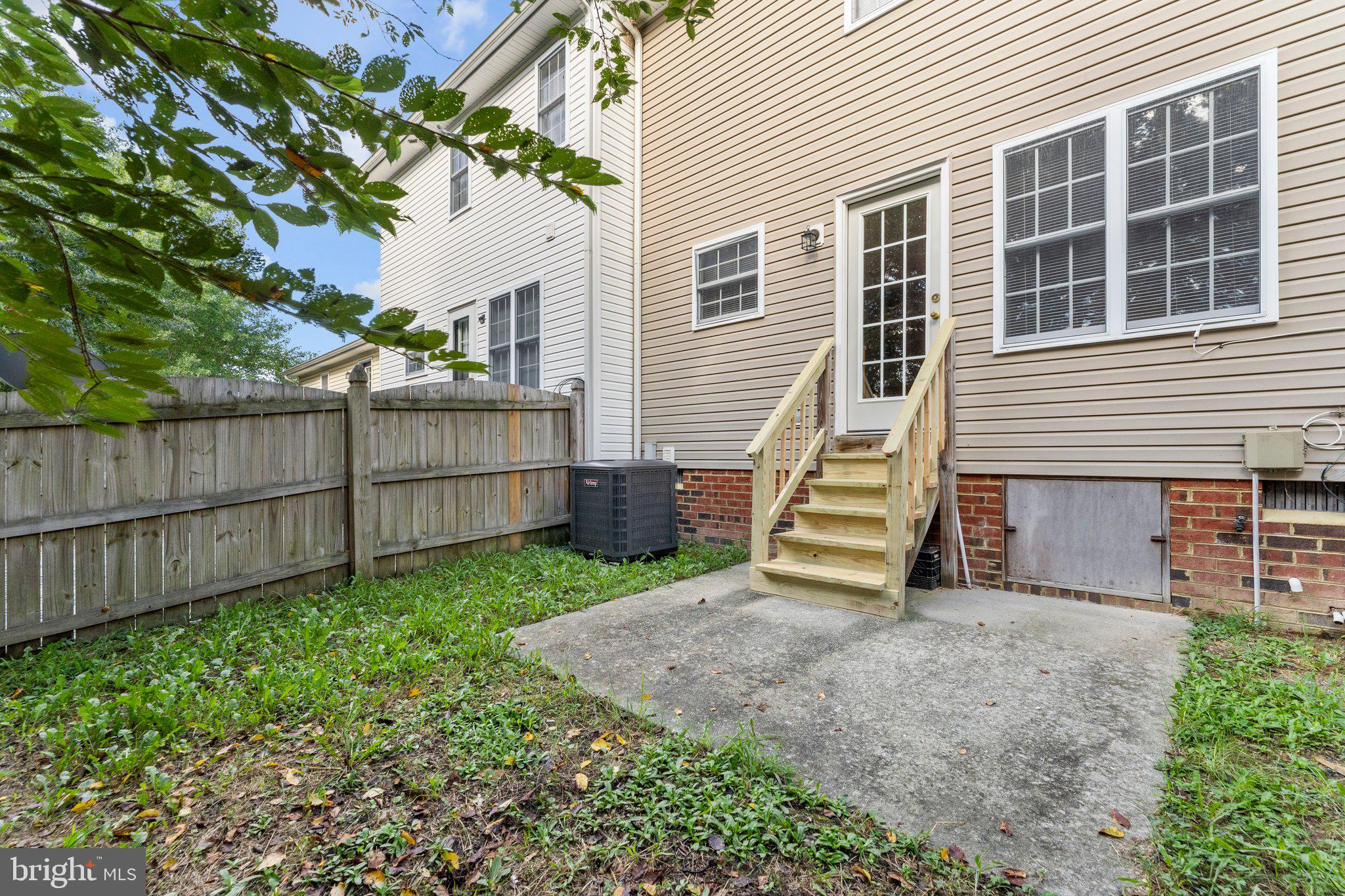 SETTLERS LANDING TOWNHOUSES - Residential