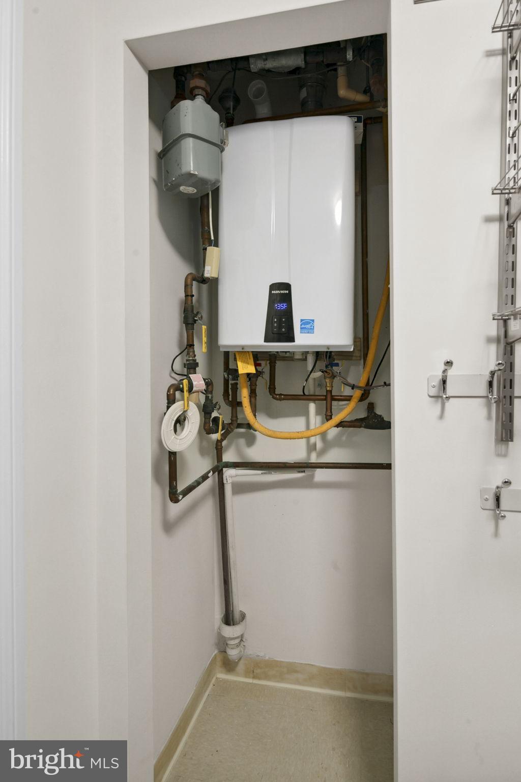 VIRGINIA SQUARE - Residential