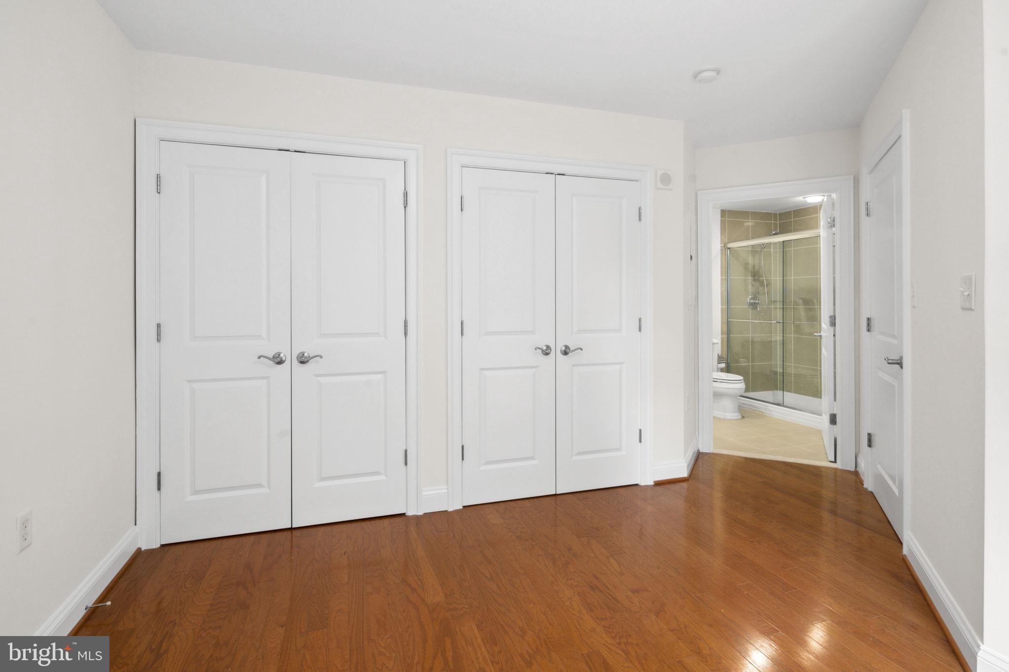 VIRGINIA SQUARE - Residential