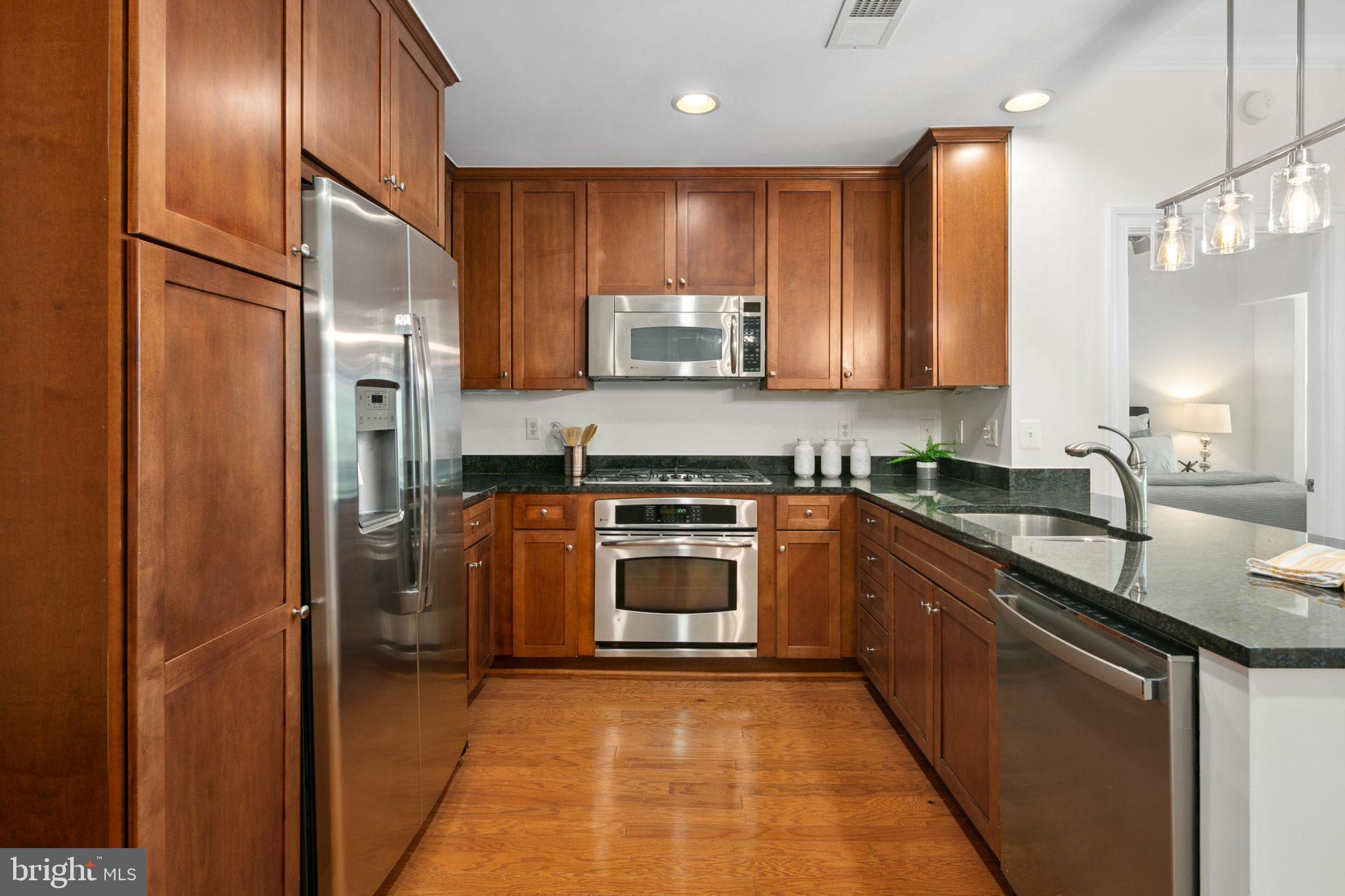 VIRGINIA SQUARE - Residential