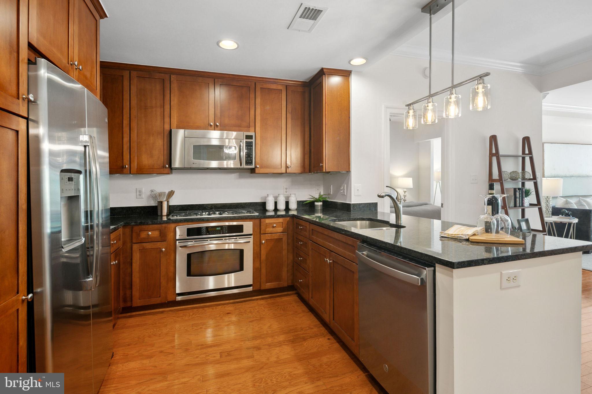 VIRGINIA SQUARE - Residential