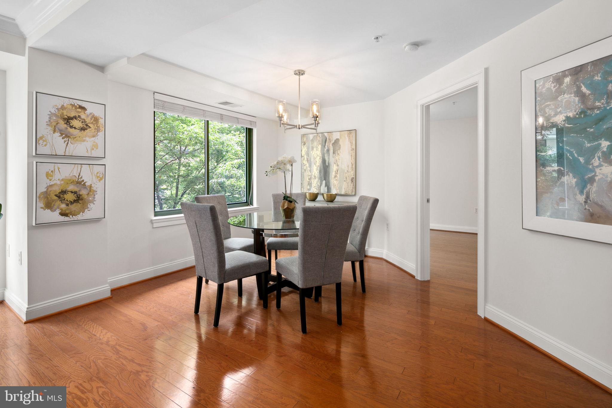 VIRGINIA SQUARE - Residential