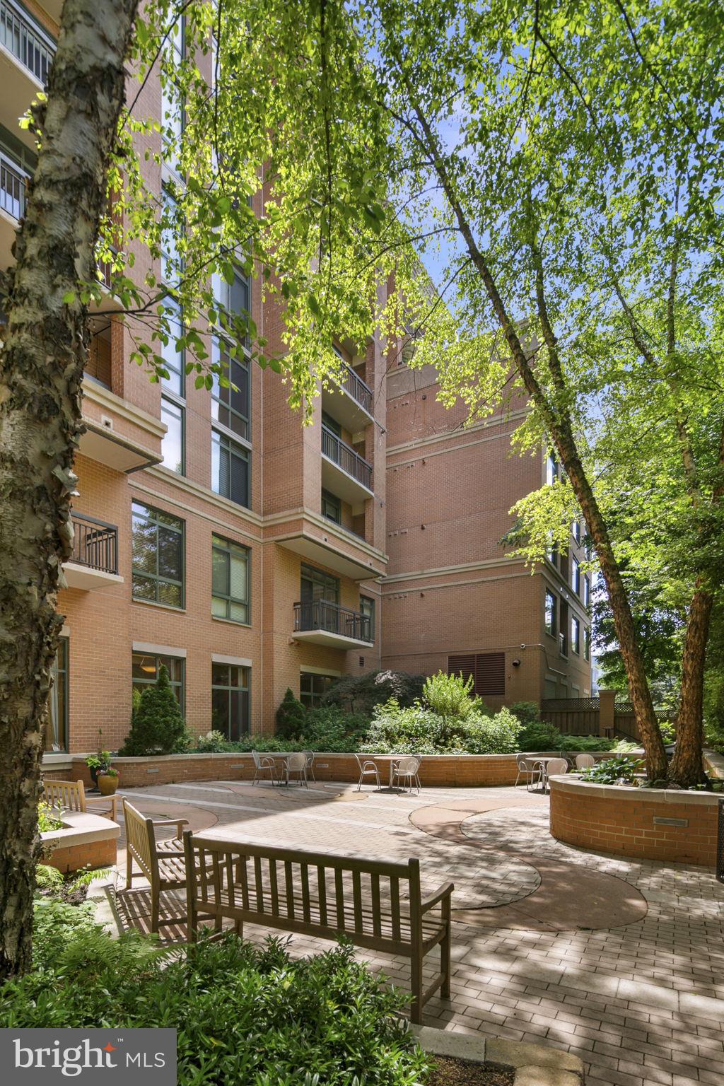 VIRGINIA SQUARE - Residential