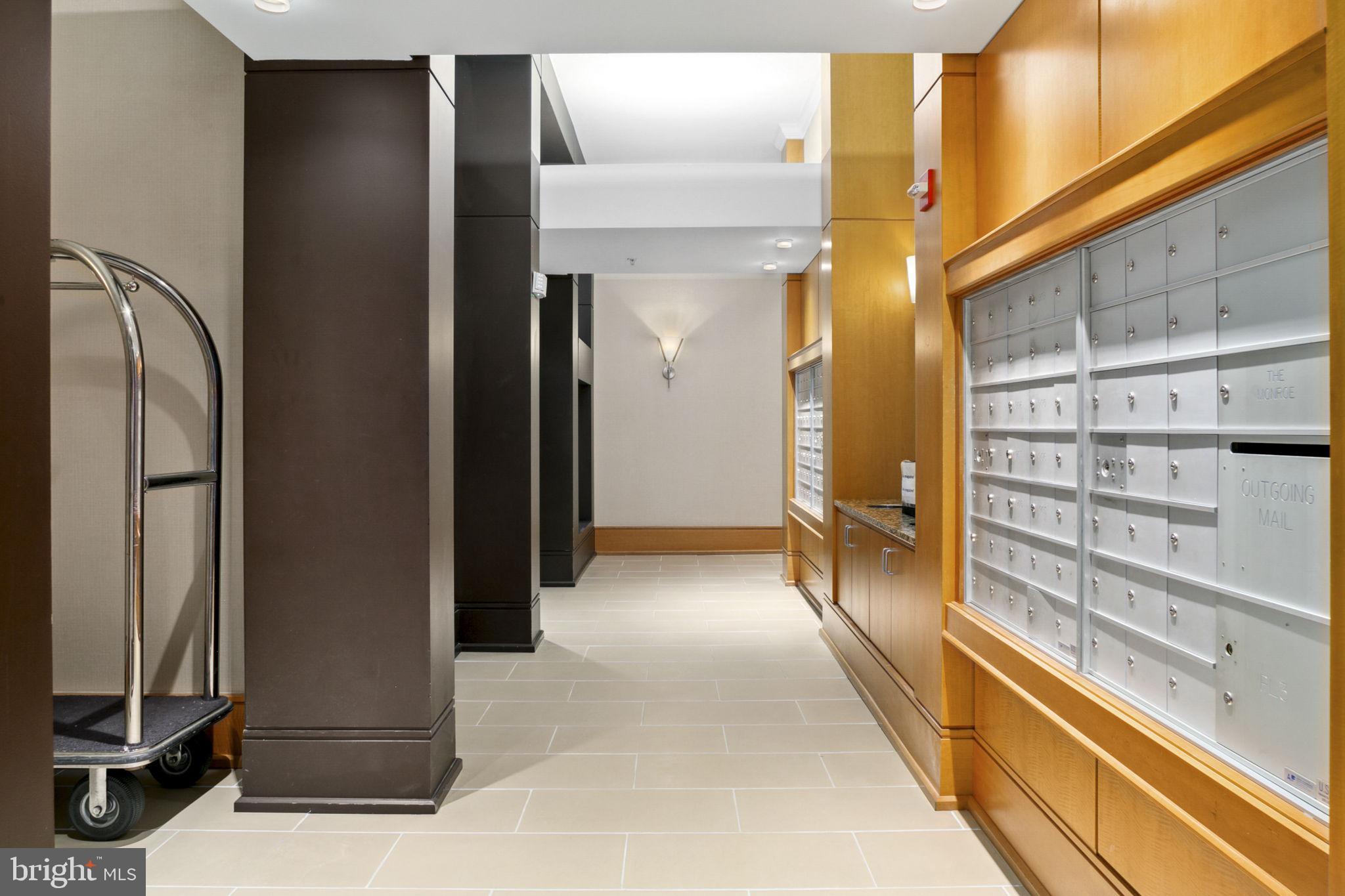 VIRGINIA SQUARE - Residential