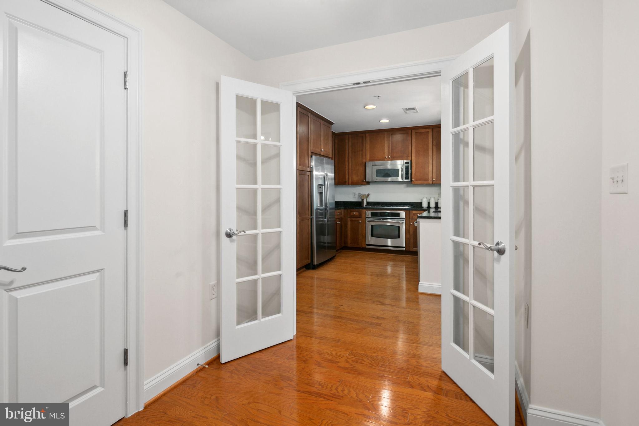 VIRGINIA SQUARE - Residential