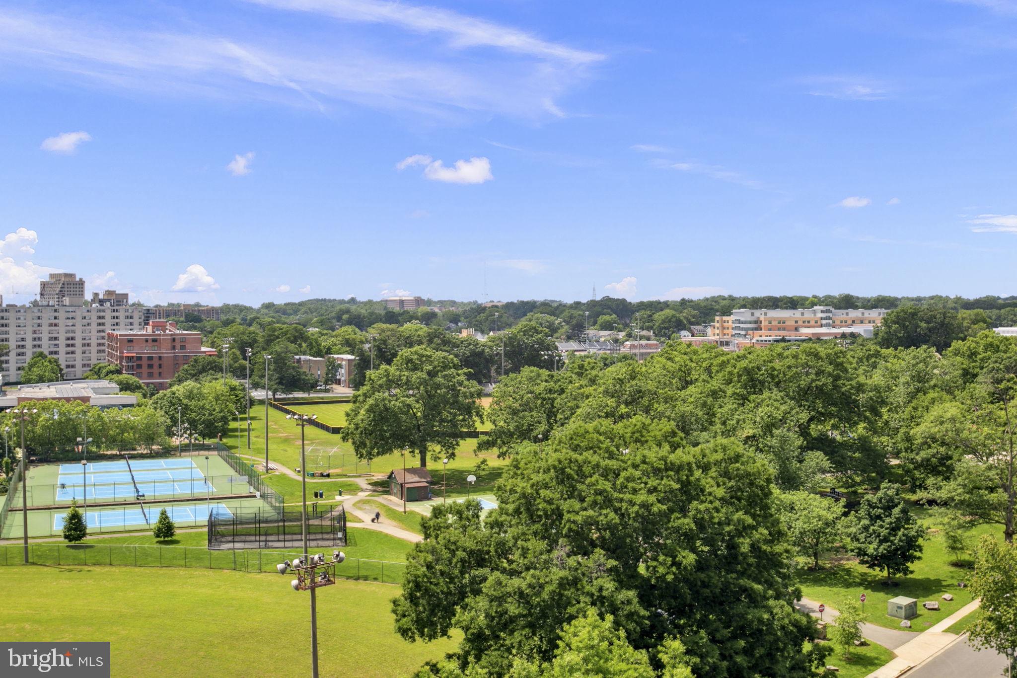 VIRGINIA SQUARE - Residential
