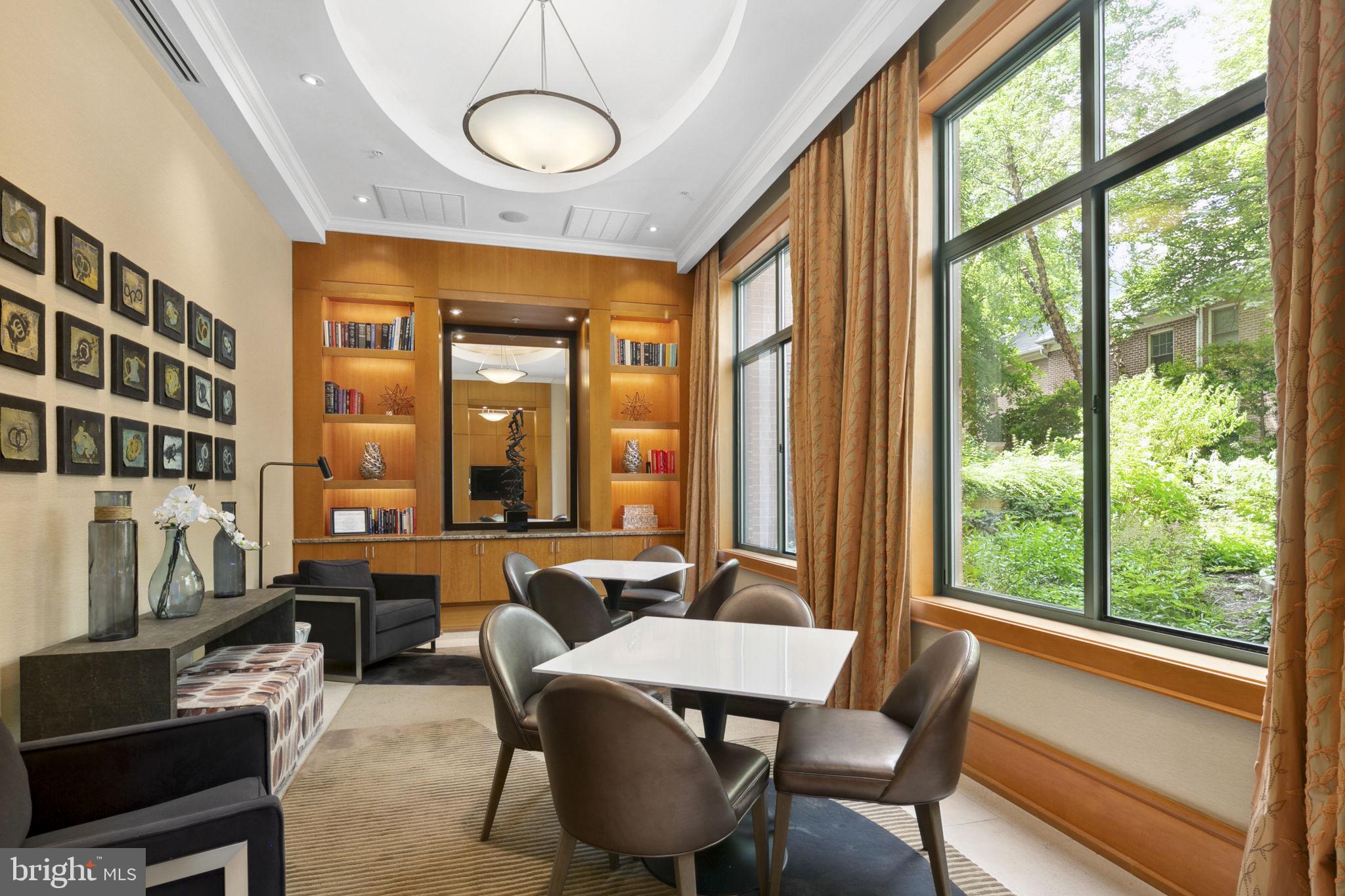 VIRGINIA SQUARE - Residential