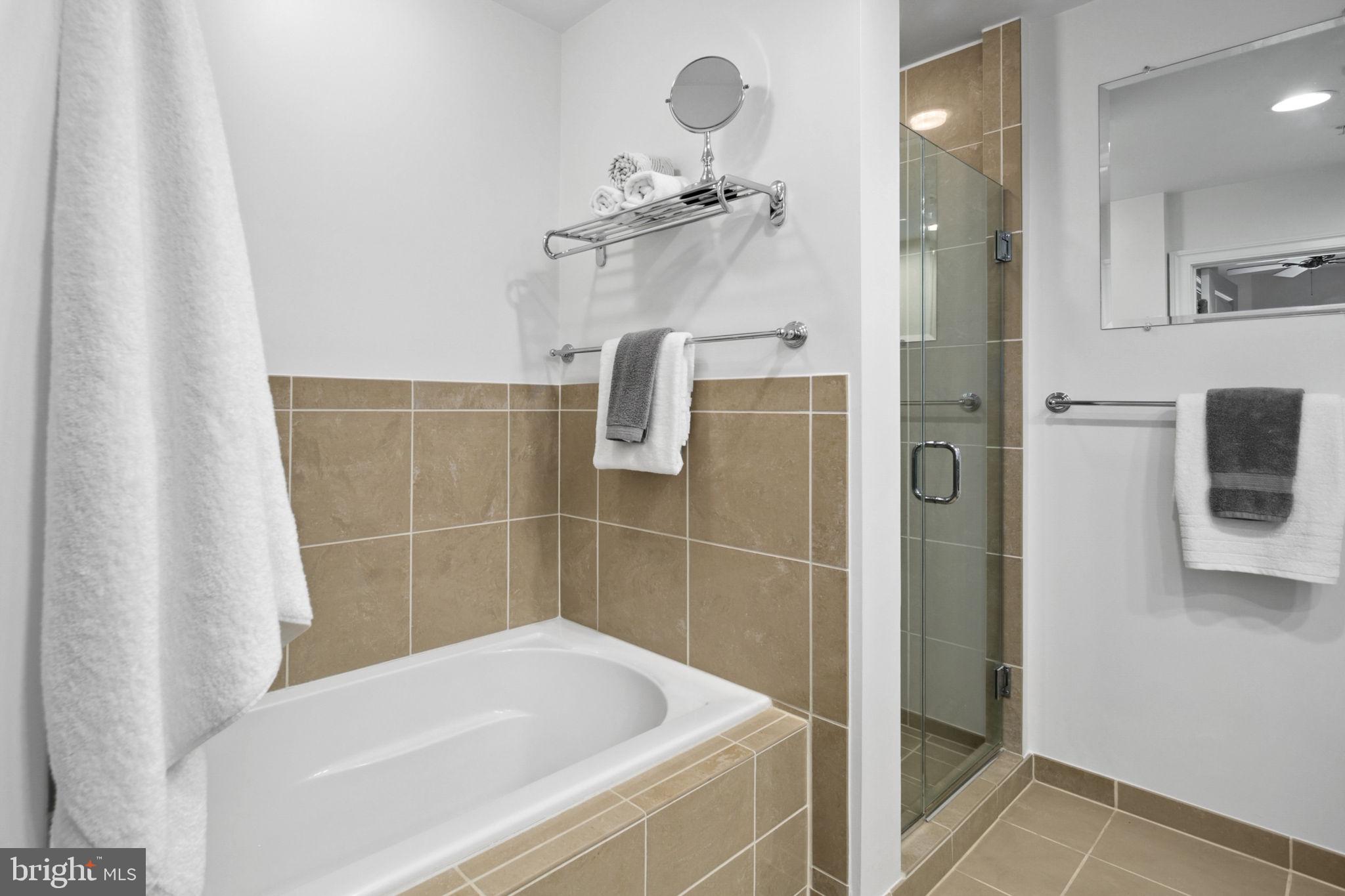 VIRGINIA SQUARE - Residential