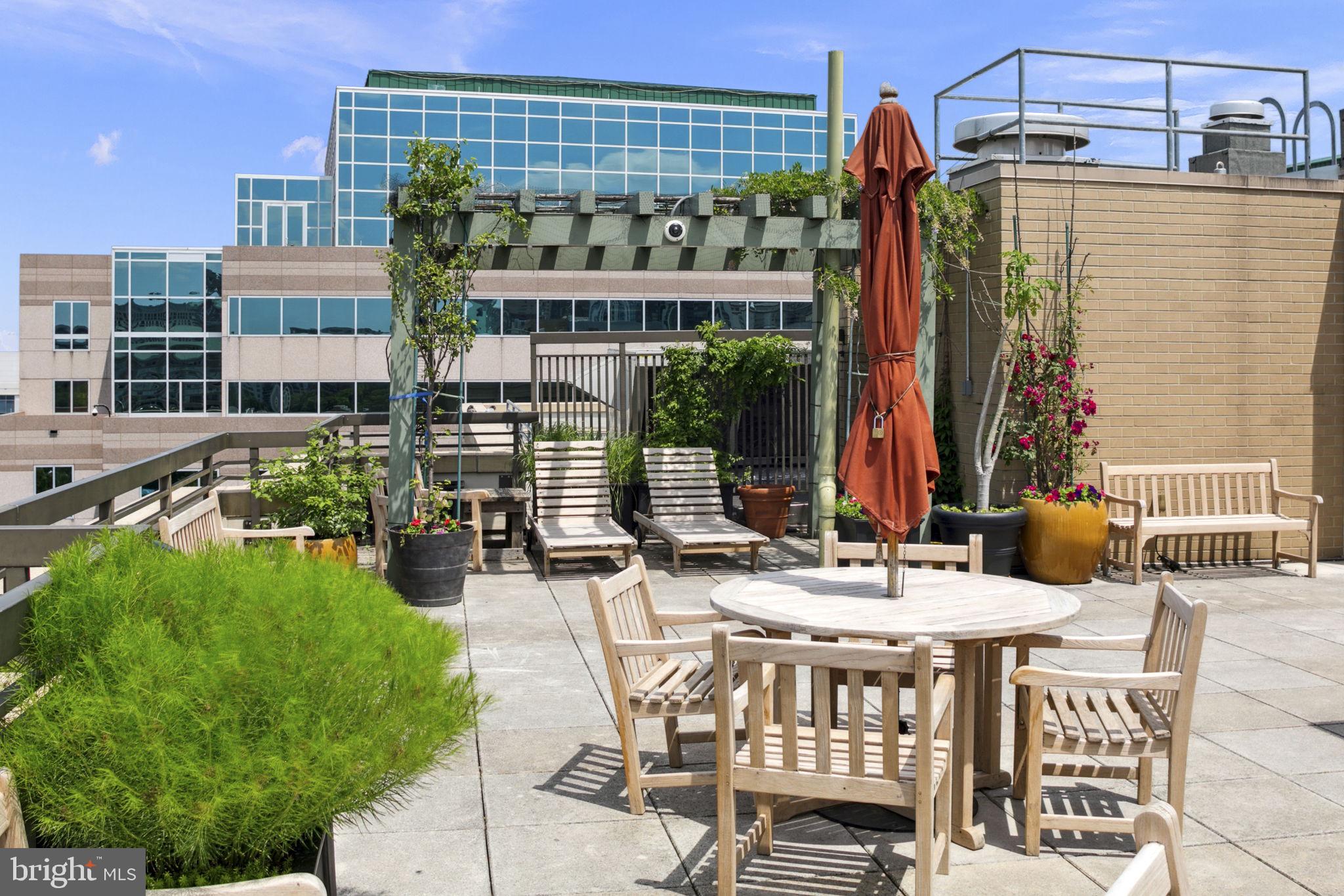 VIRGINIA SQUARE - Residential