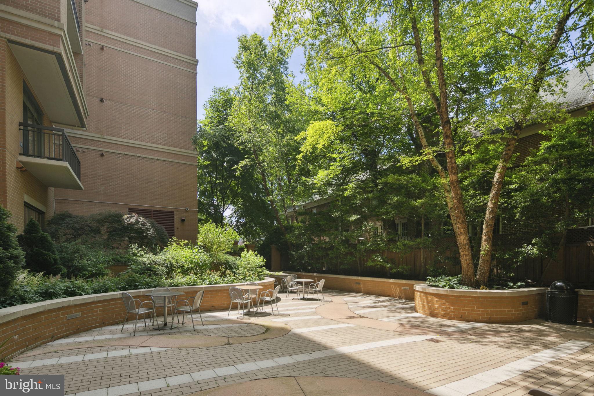 VIRGINIA SQUARE - Residential