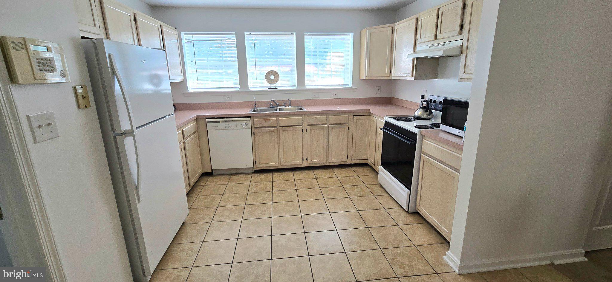 APPLEGATE CONDO - Residential