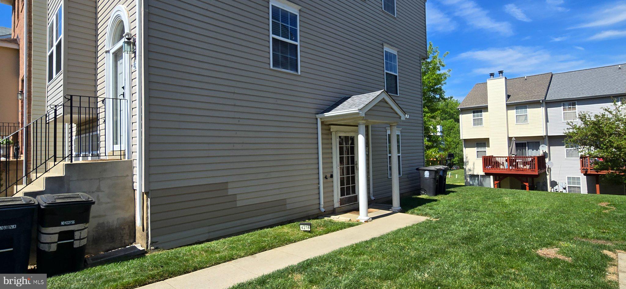 APPLEGATE CONDO - Residential