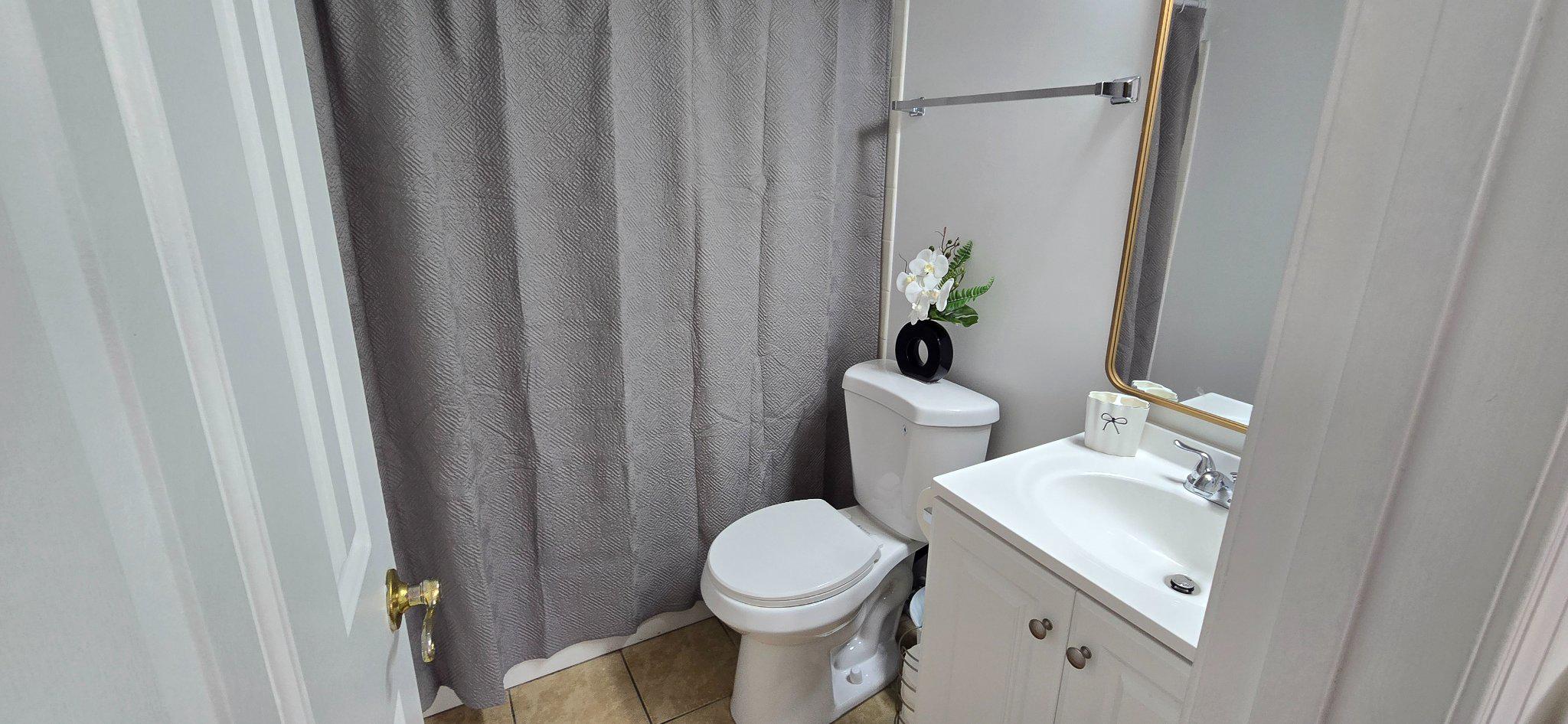 APPLEGATE CONDO - Residential