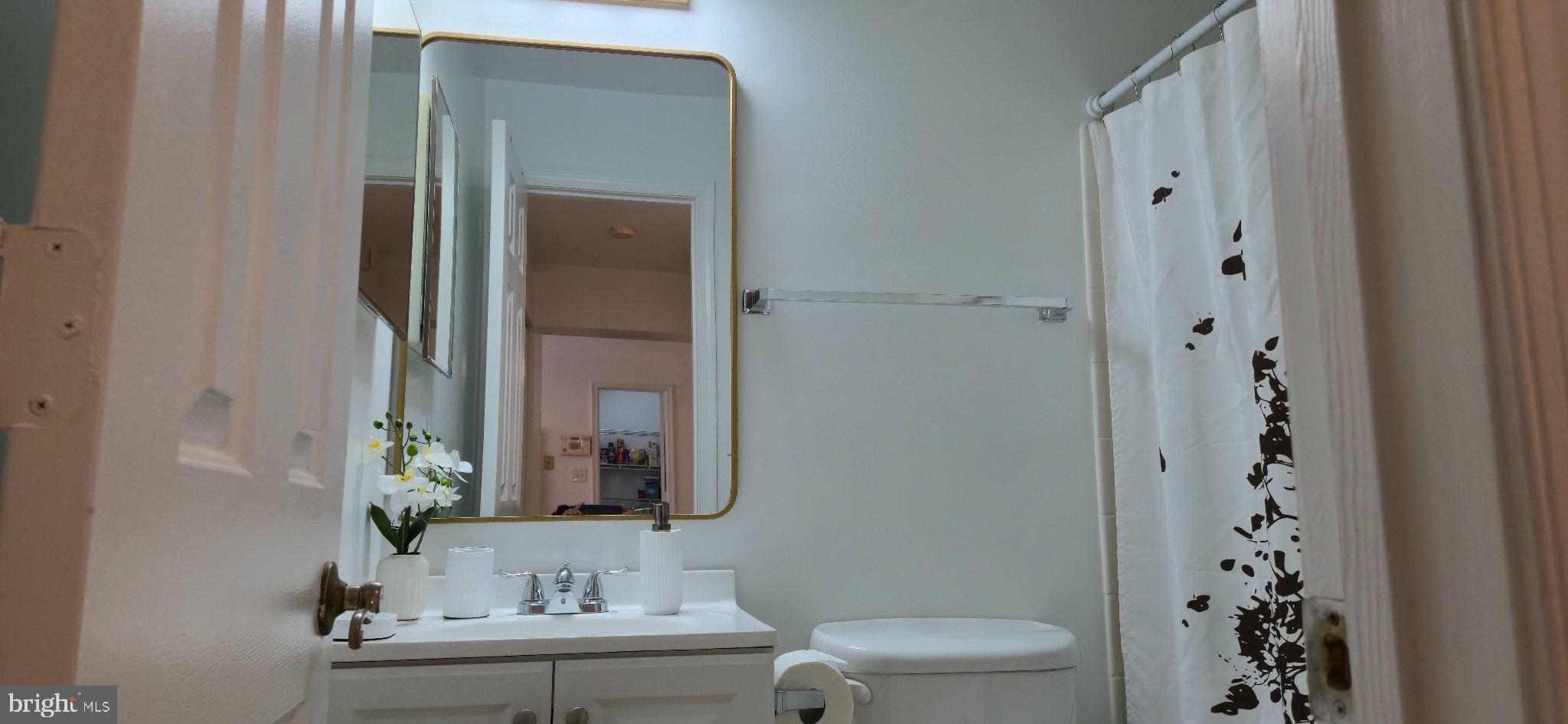 APPLEGATE CONDO - Residential