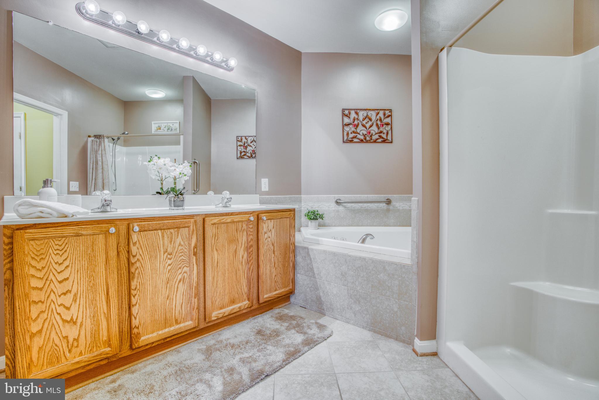 VICTORIA FALLS 4 CONDO-P - Residential