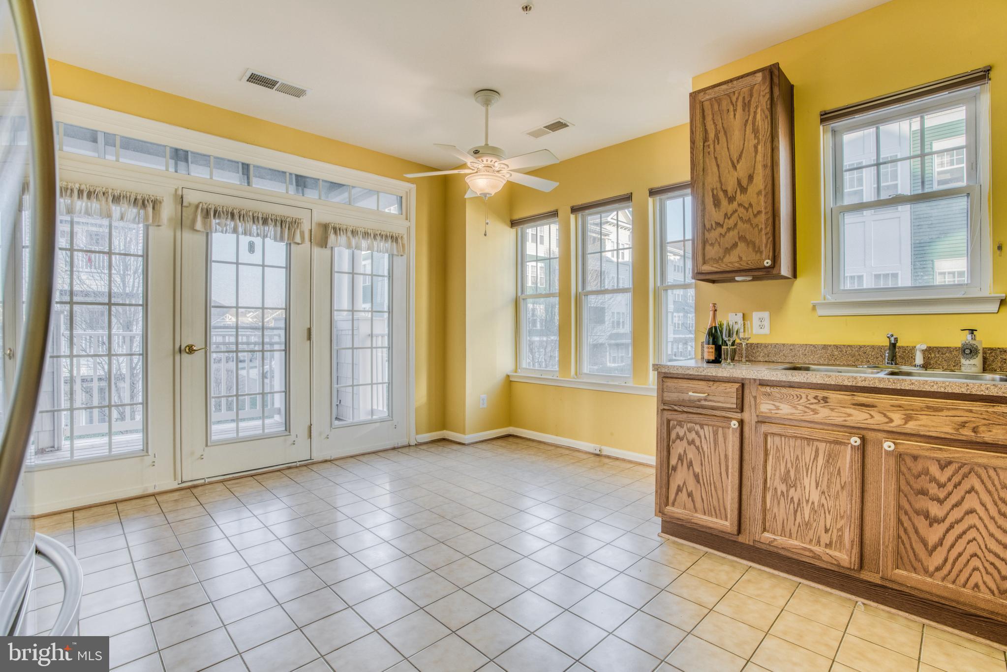 VICTORIA FALLS 4 CONDO-P - Residential