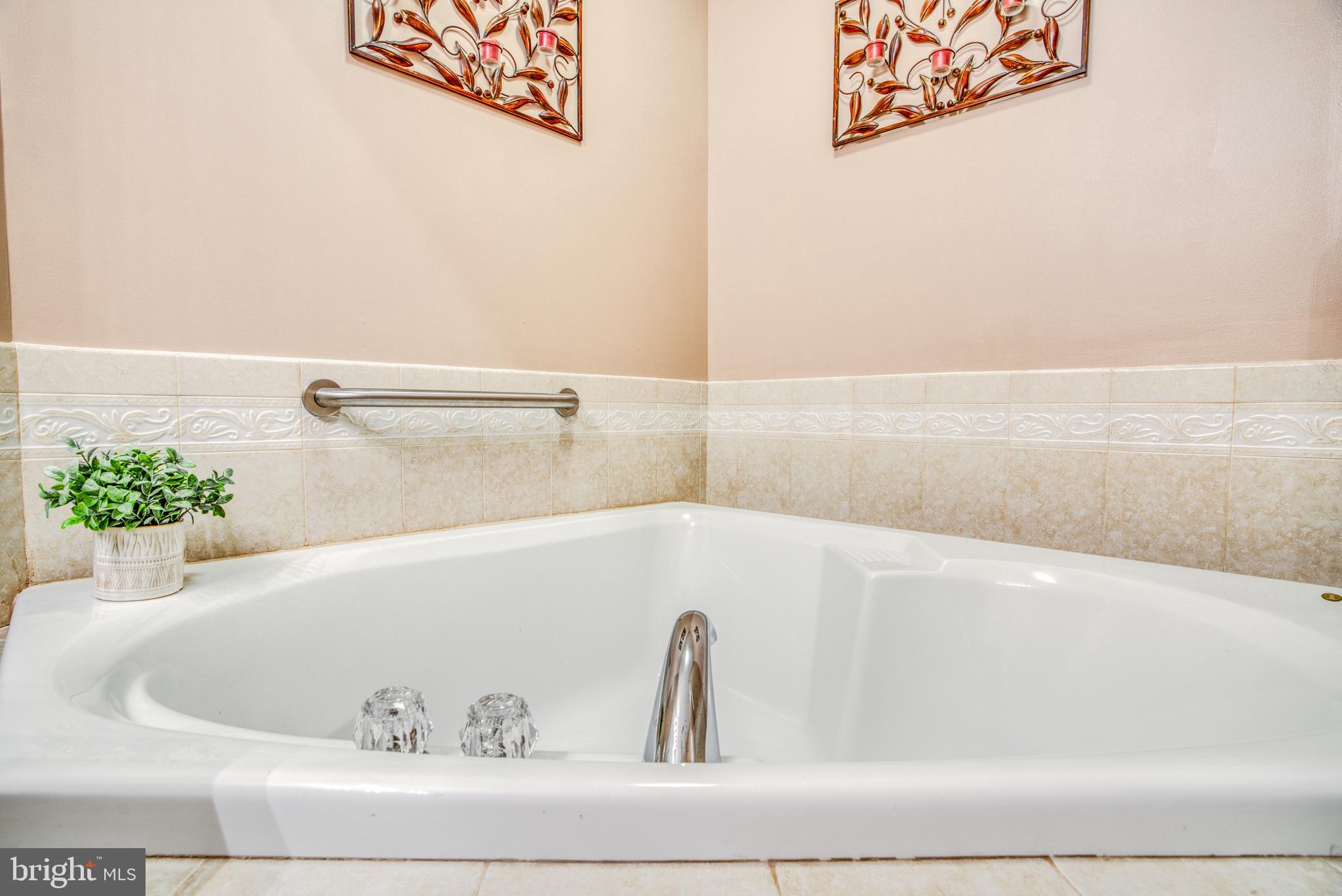 VICTORIA FALLS 4 CONDO-P - Residential