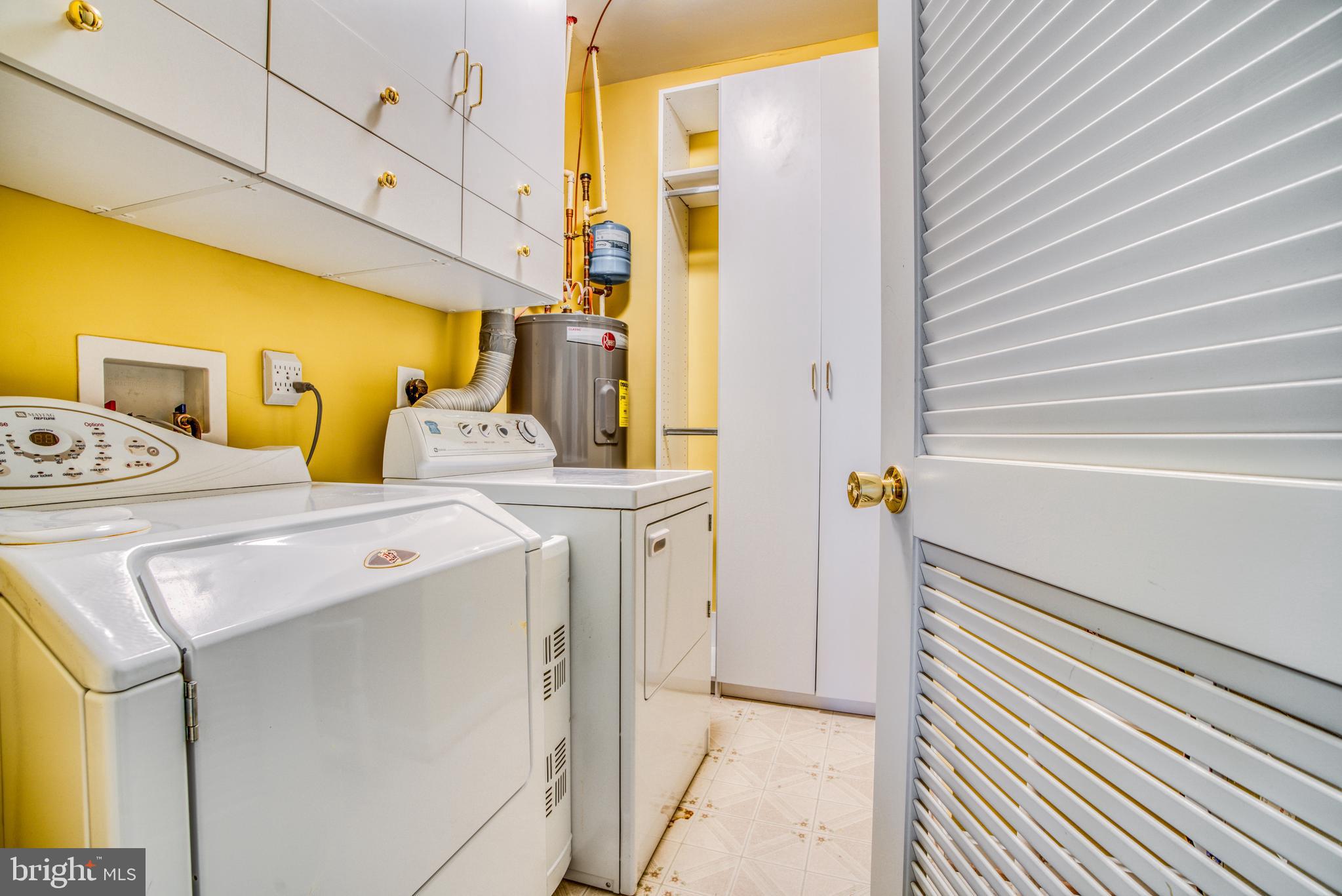 VICTORIA FALLS 4 CONDO-P - Residential