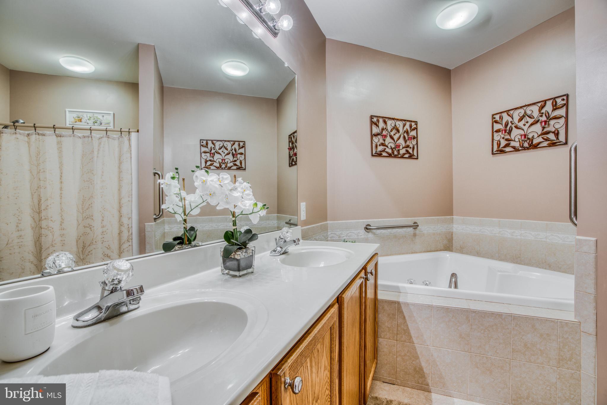 VICTORIA FALLS 4 CONDO-P - Residential