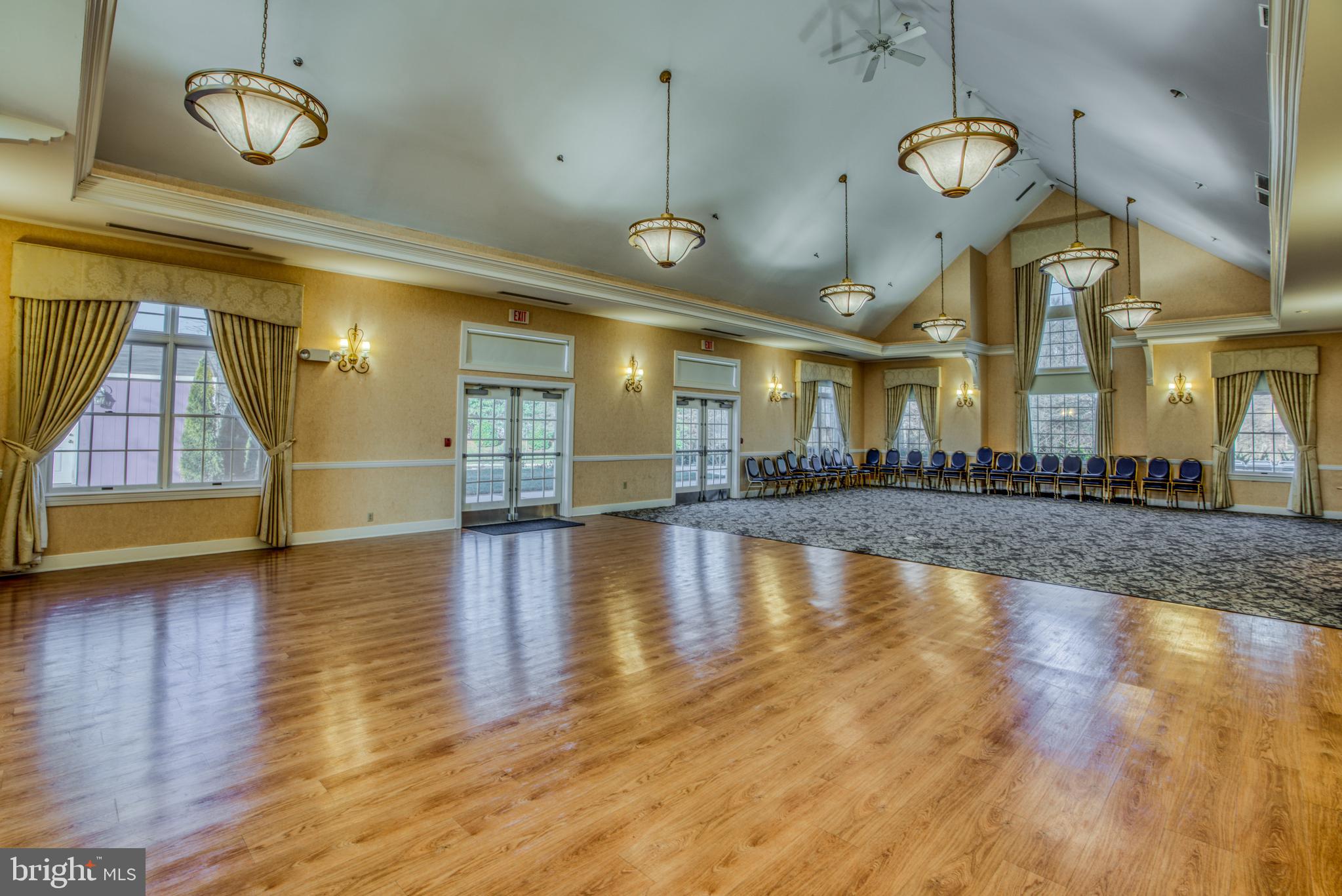 VICTORIA FALLS 4 CONDO-P - Residential