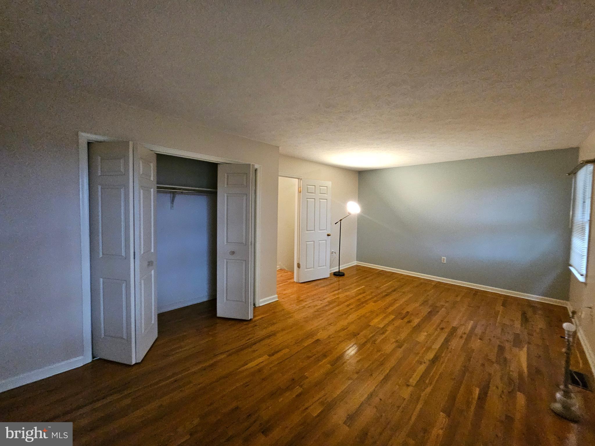 TUDOR SQUARE - Residential