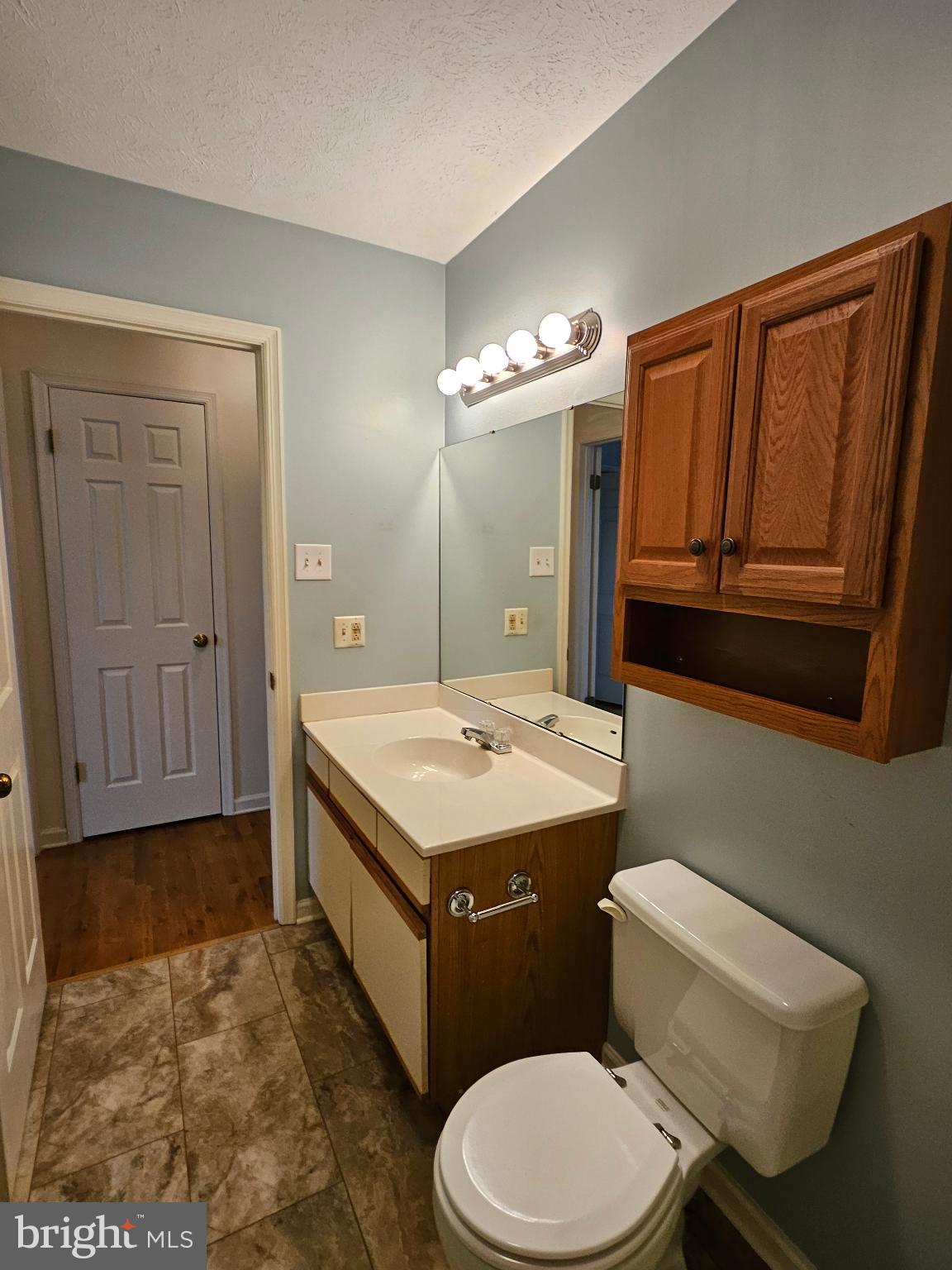 TUDOR SQUARE - Residential