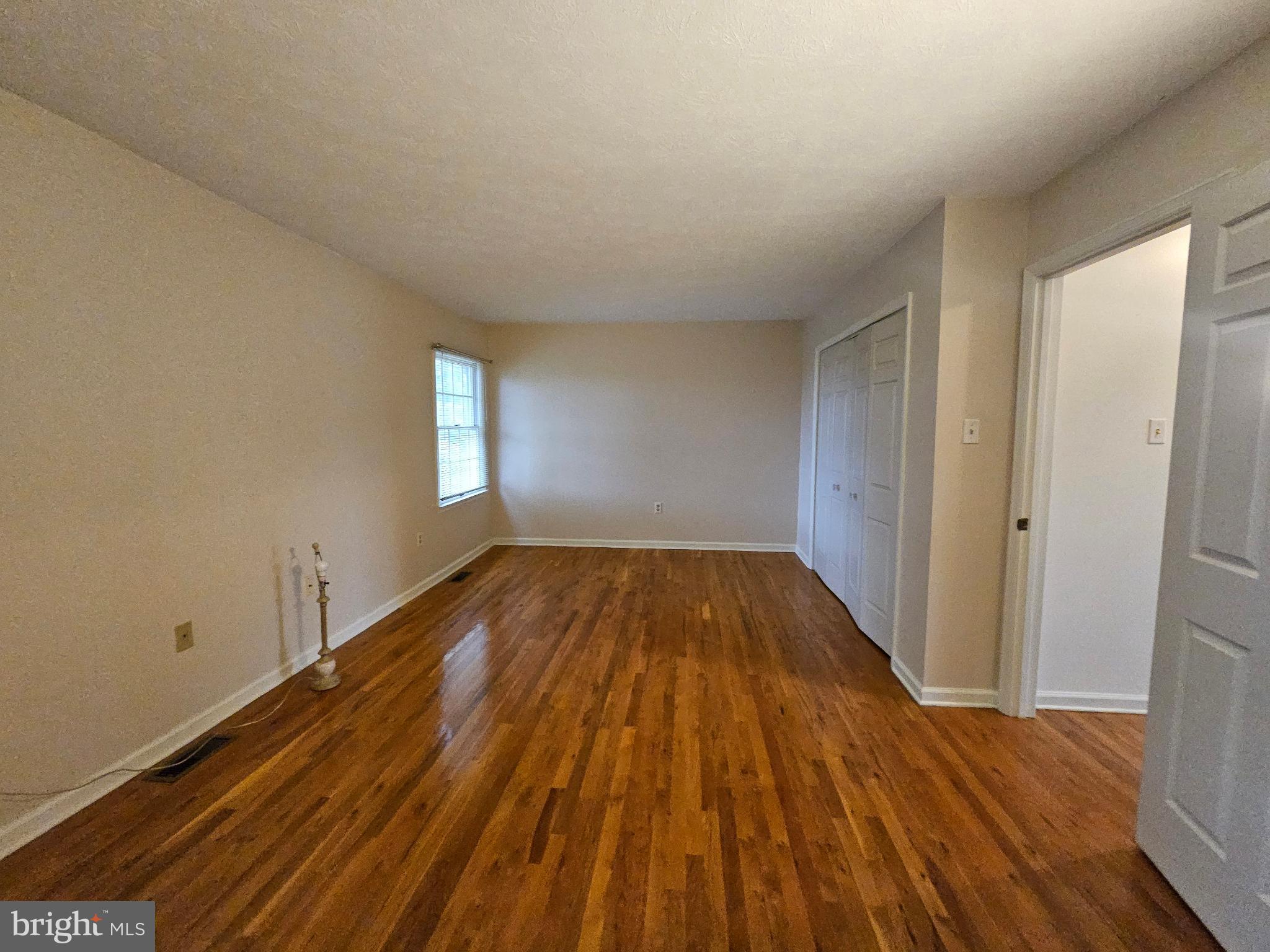 TUDOR SQUARE - Residential