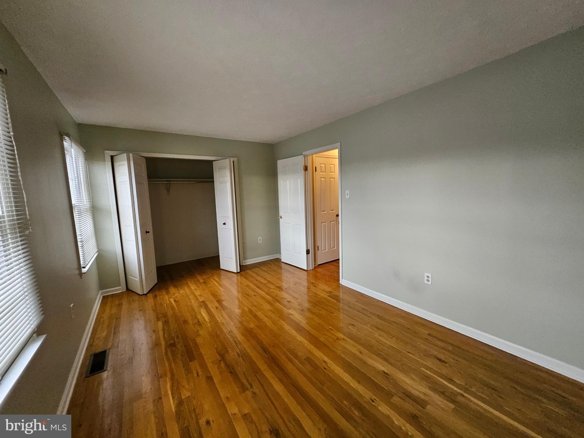 TUDOR SQUARE - Residential