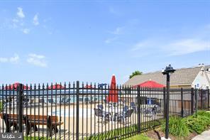 STONEY BEACH - Residential