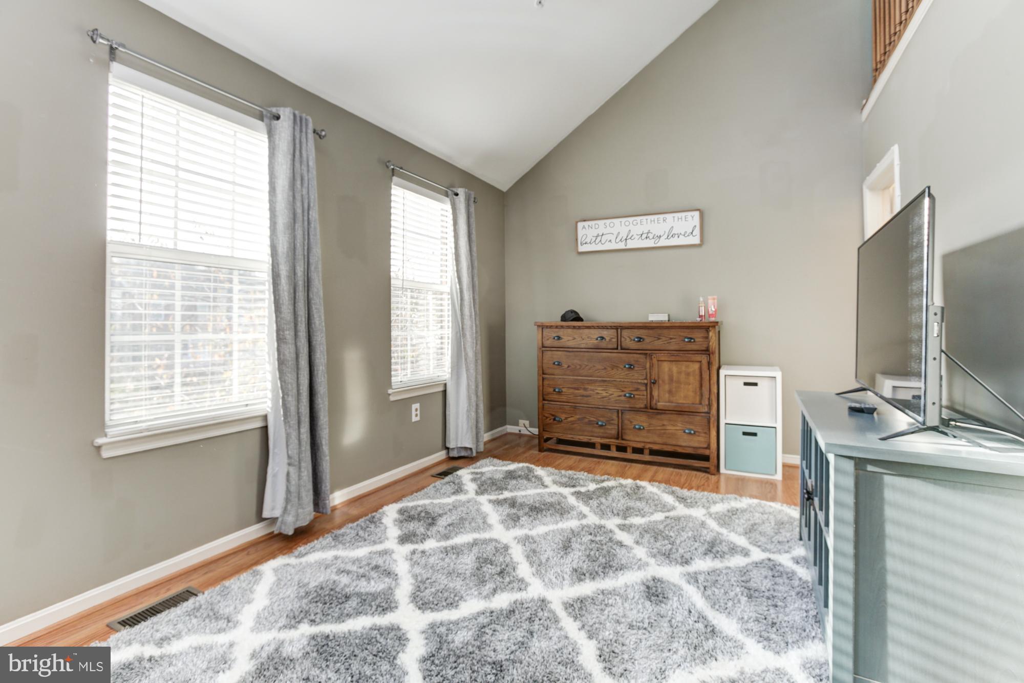 STONEY BEACH - Residential