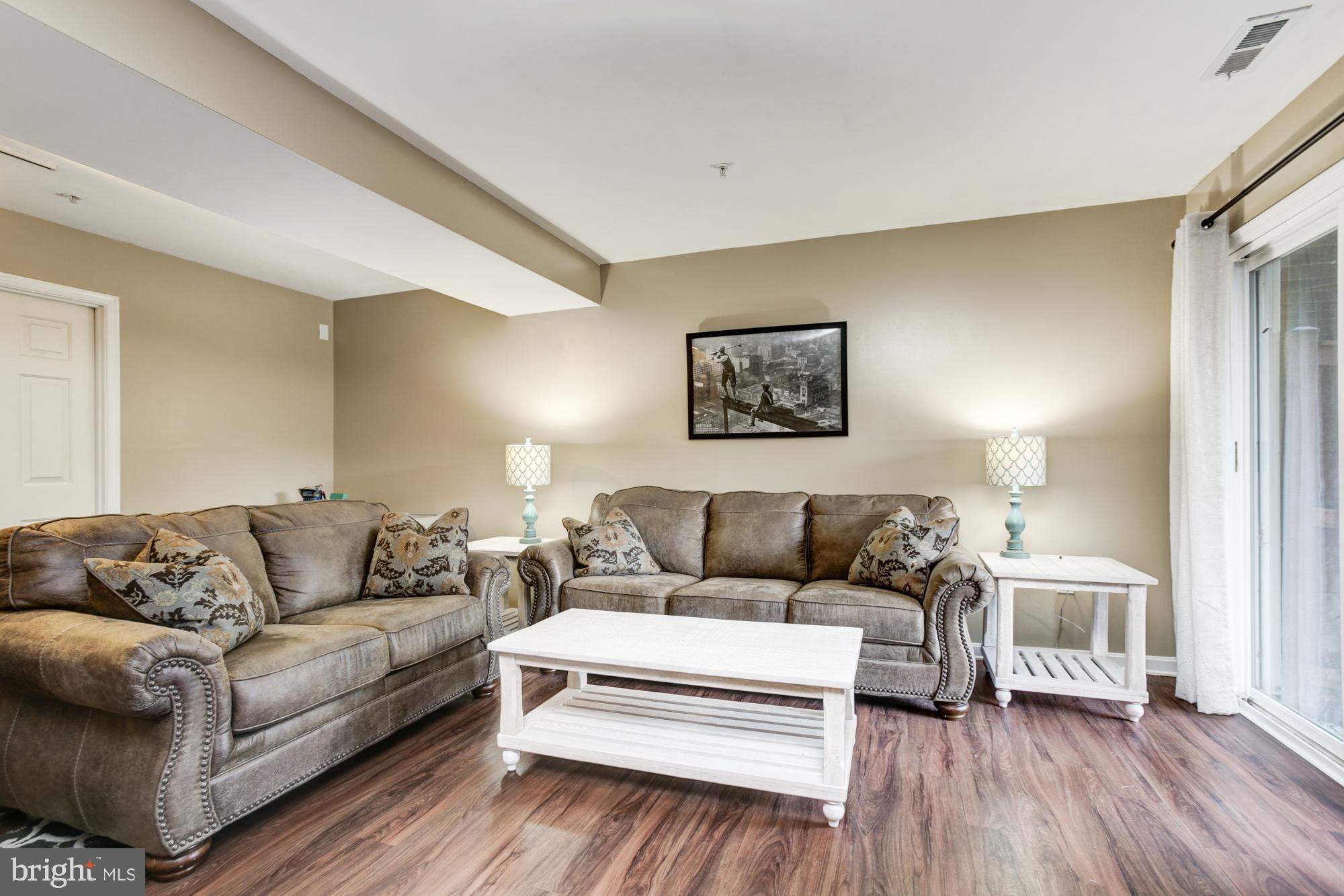 STONEY BEACH - Residential