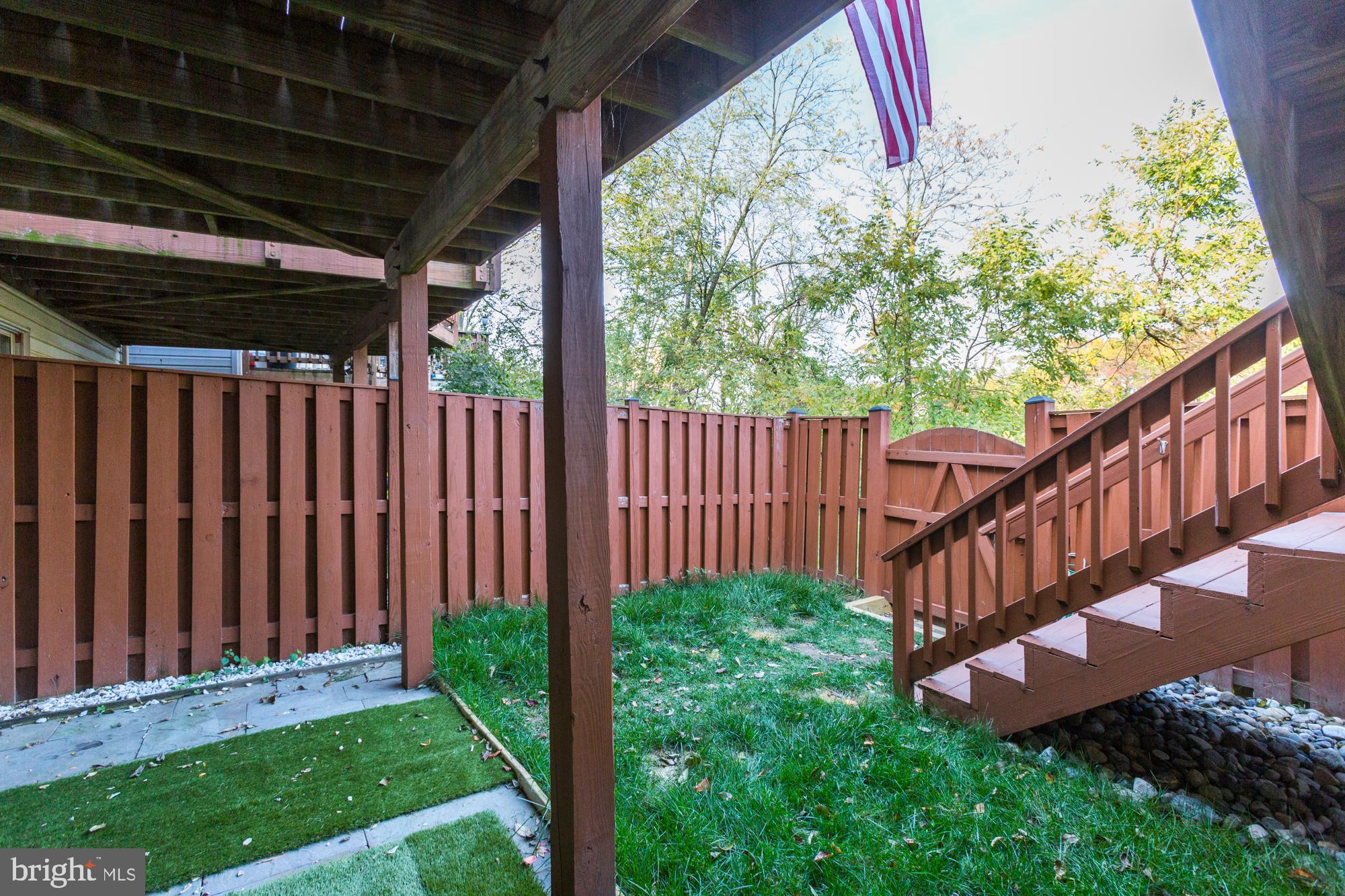 STONEY BEACH - Residential