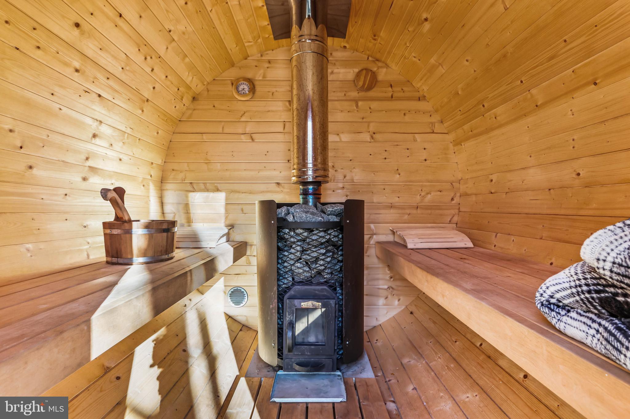 LEISURE LANDS - Residential