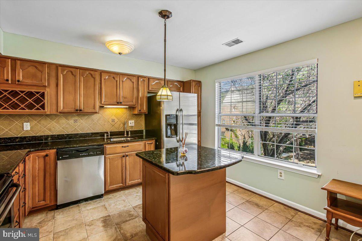 6039 HEATHERWOOD DRIVE