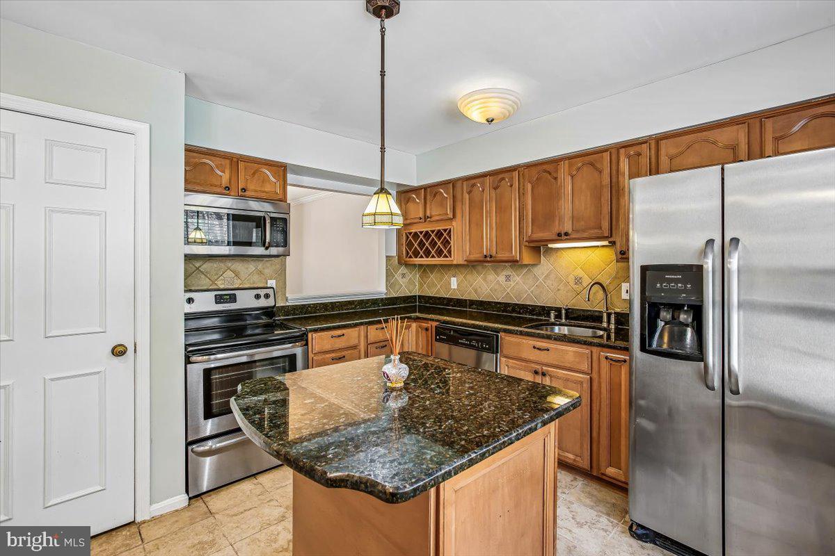 6039 HEATHERWOOD DRIVE