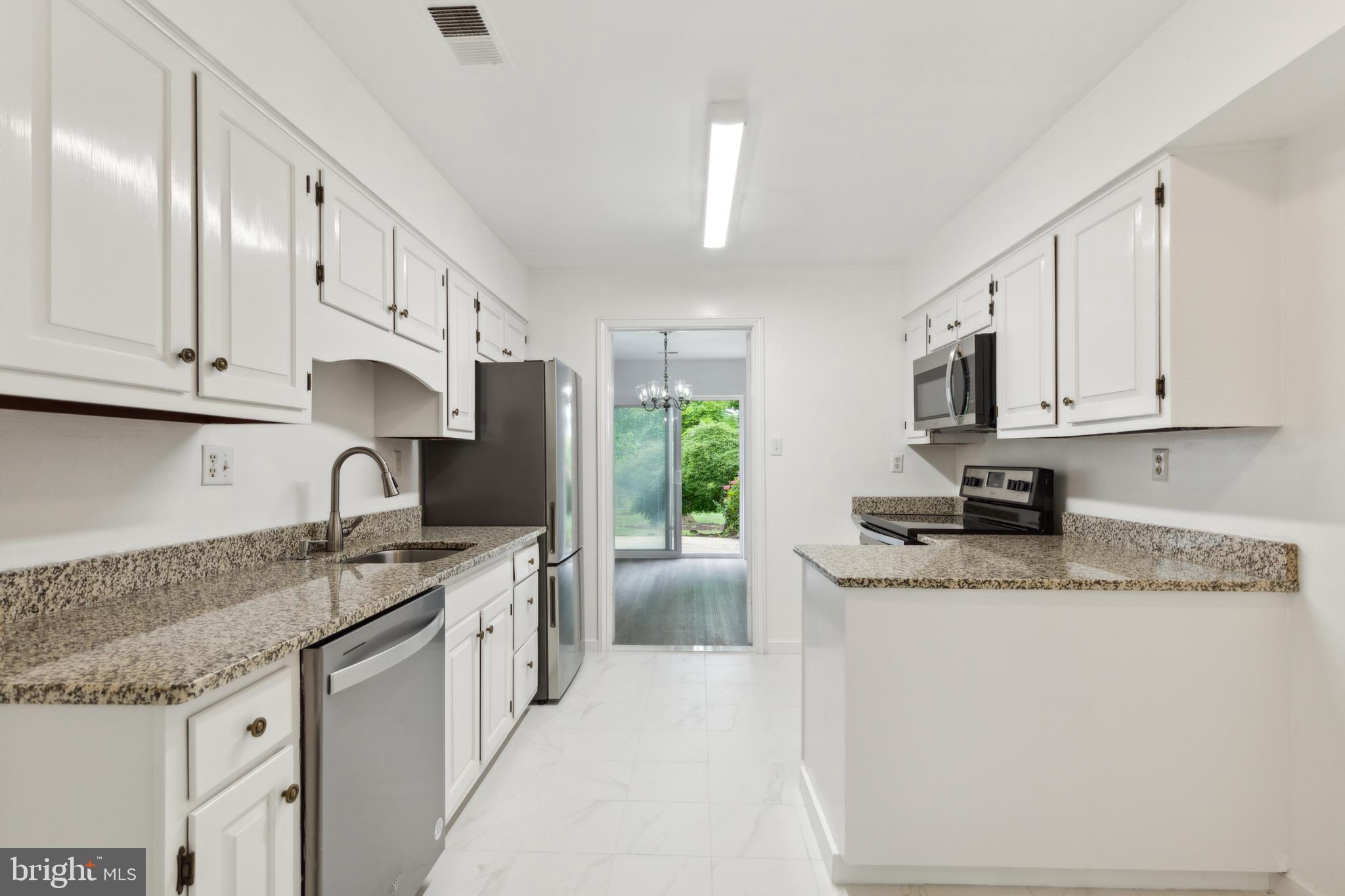 OAK KNOLL - Residential