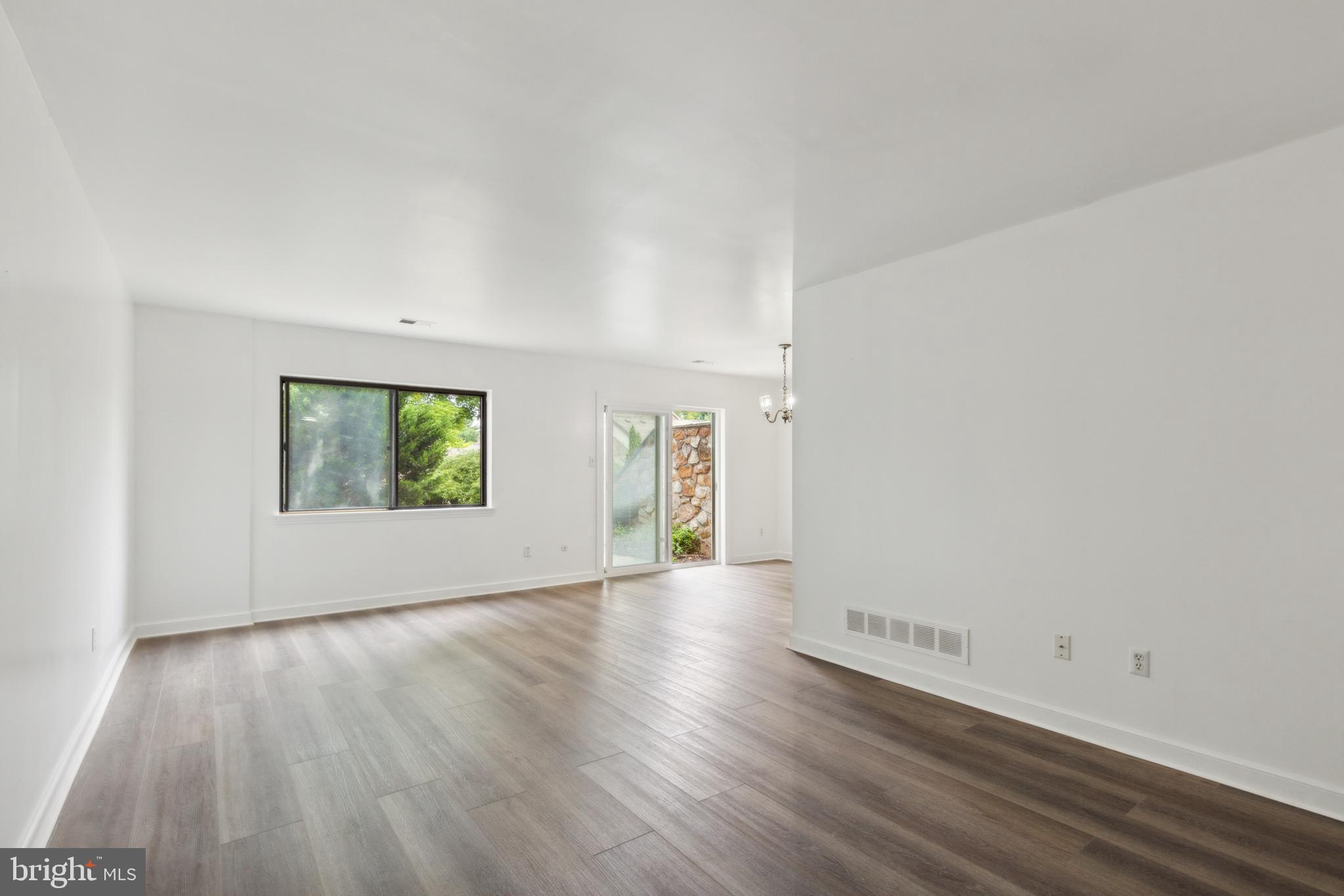 OAK KNOLL - Residential