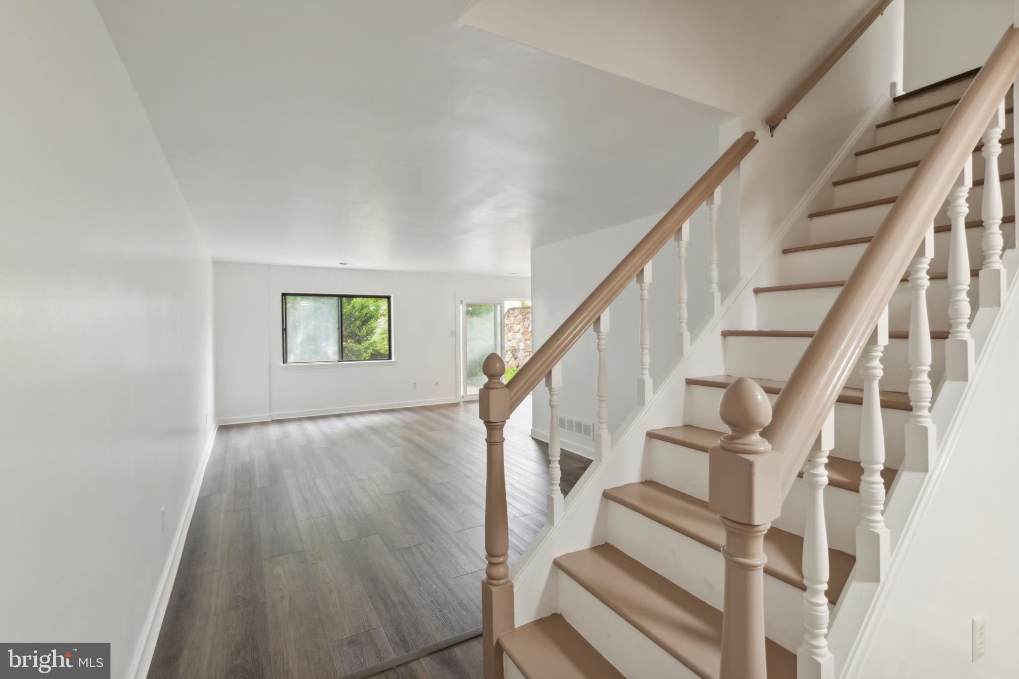 OAK KNOLL - Residential