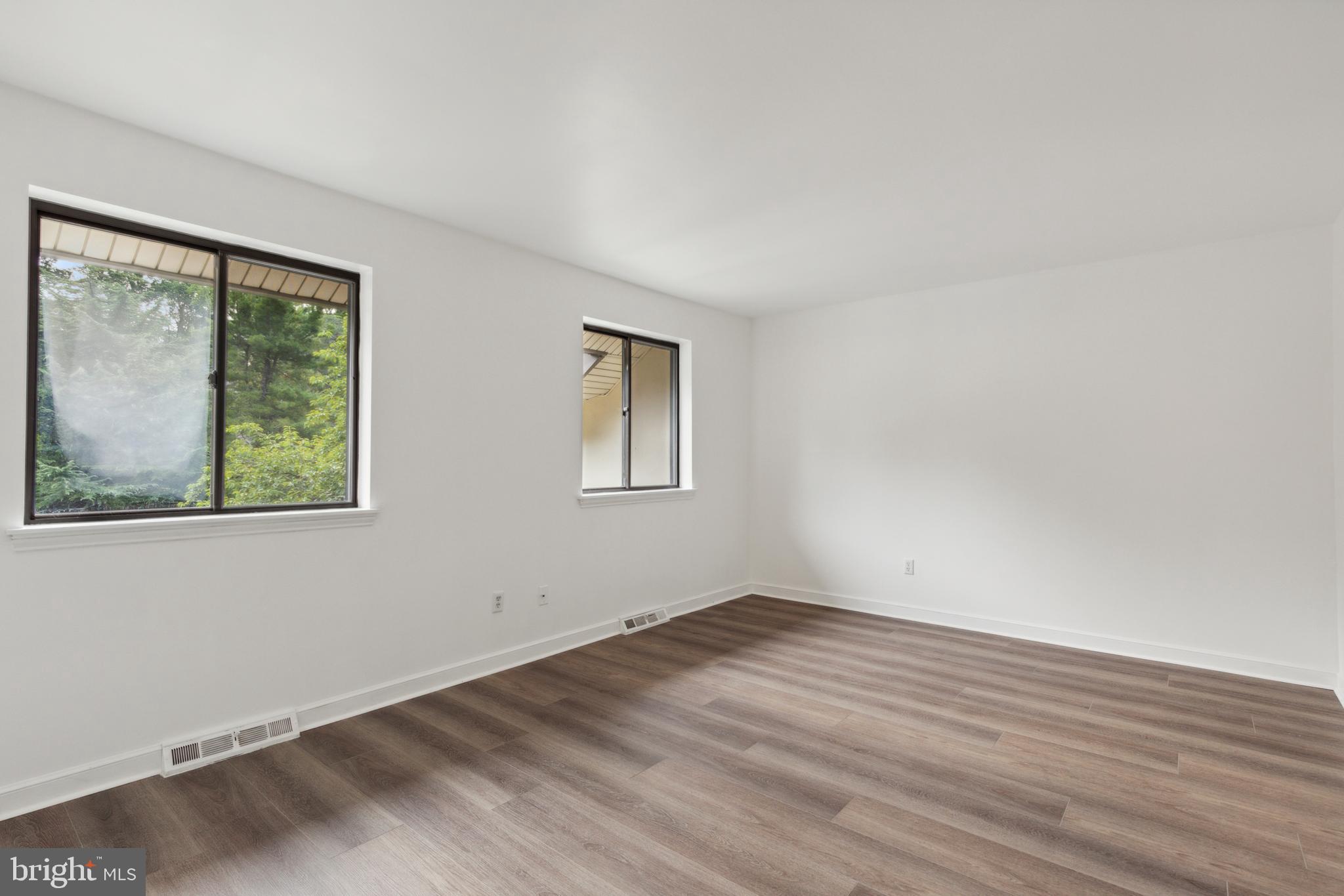 OAK KNOLL - Residential