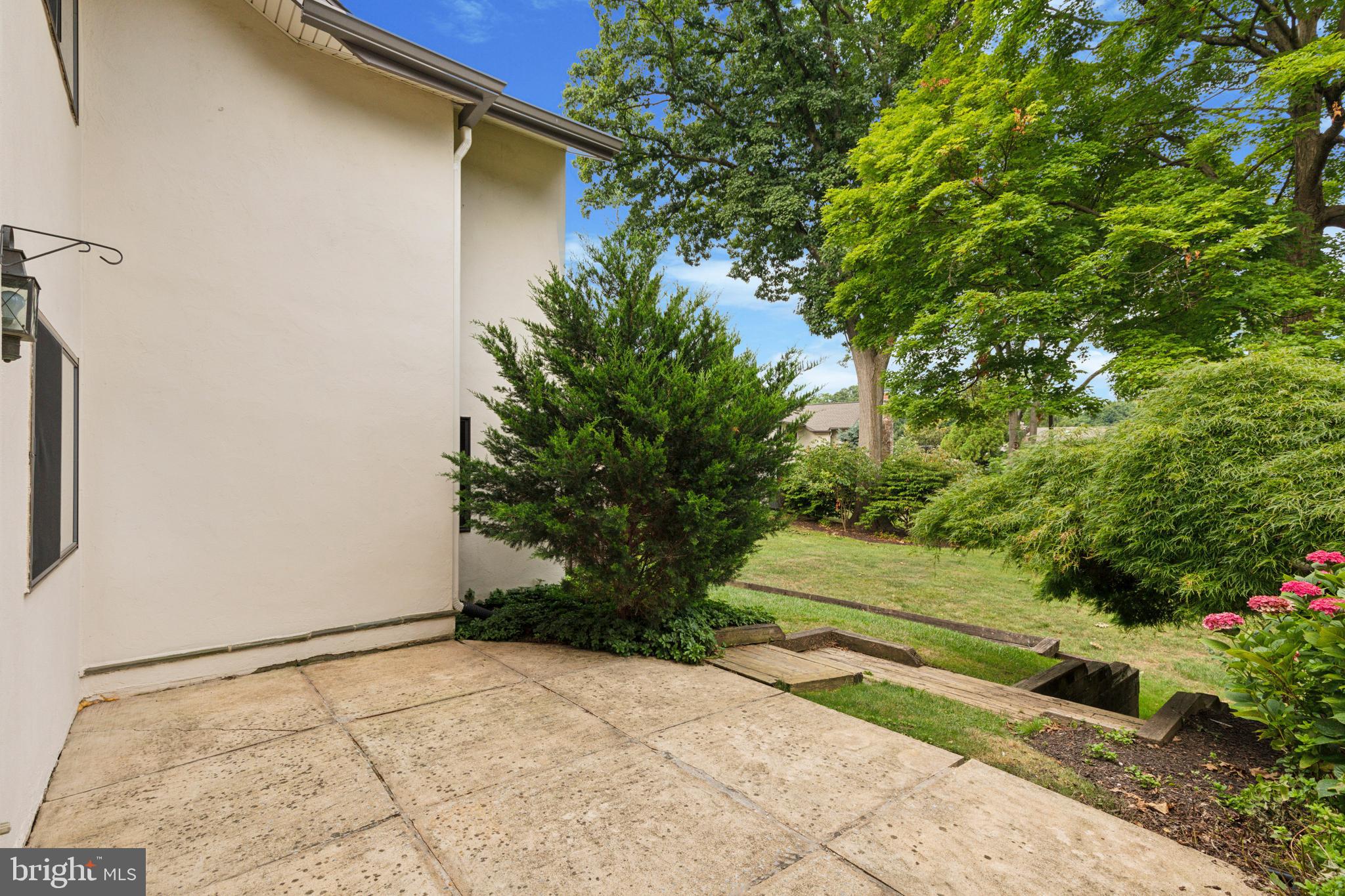 OAK KNOLL - Residential