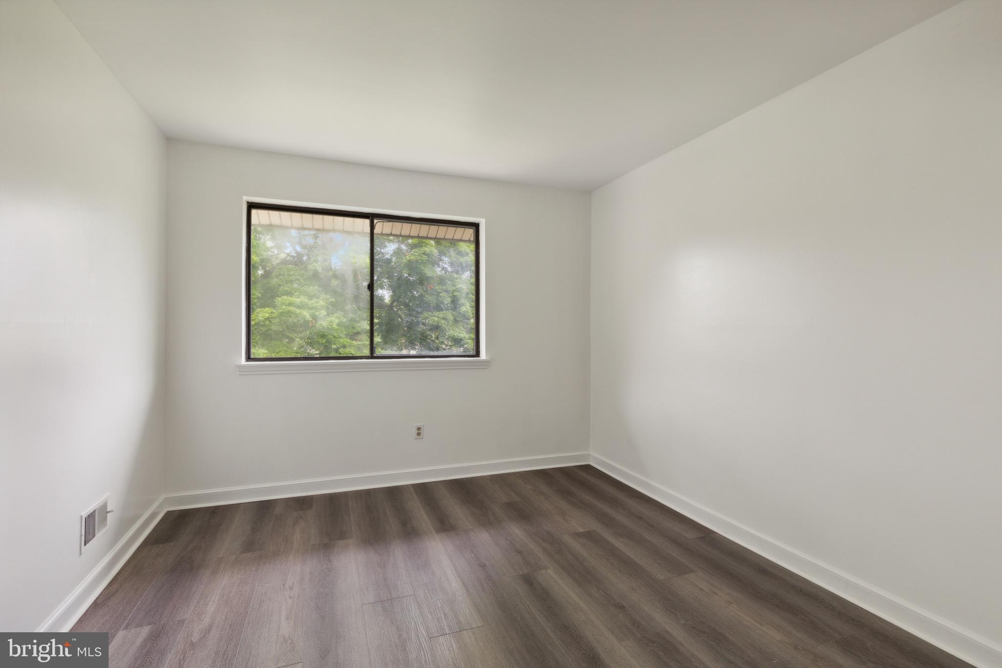 OAK KNOLL - Residential