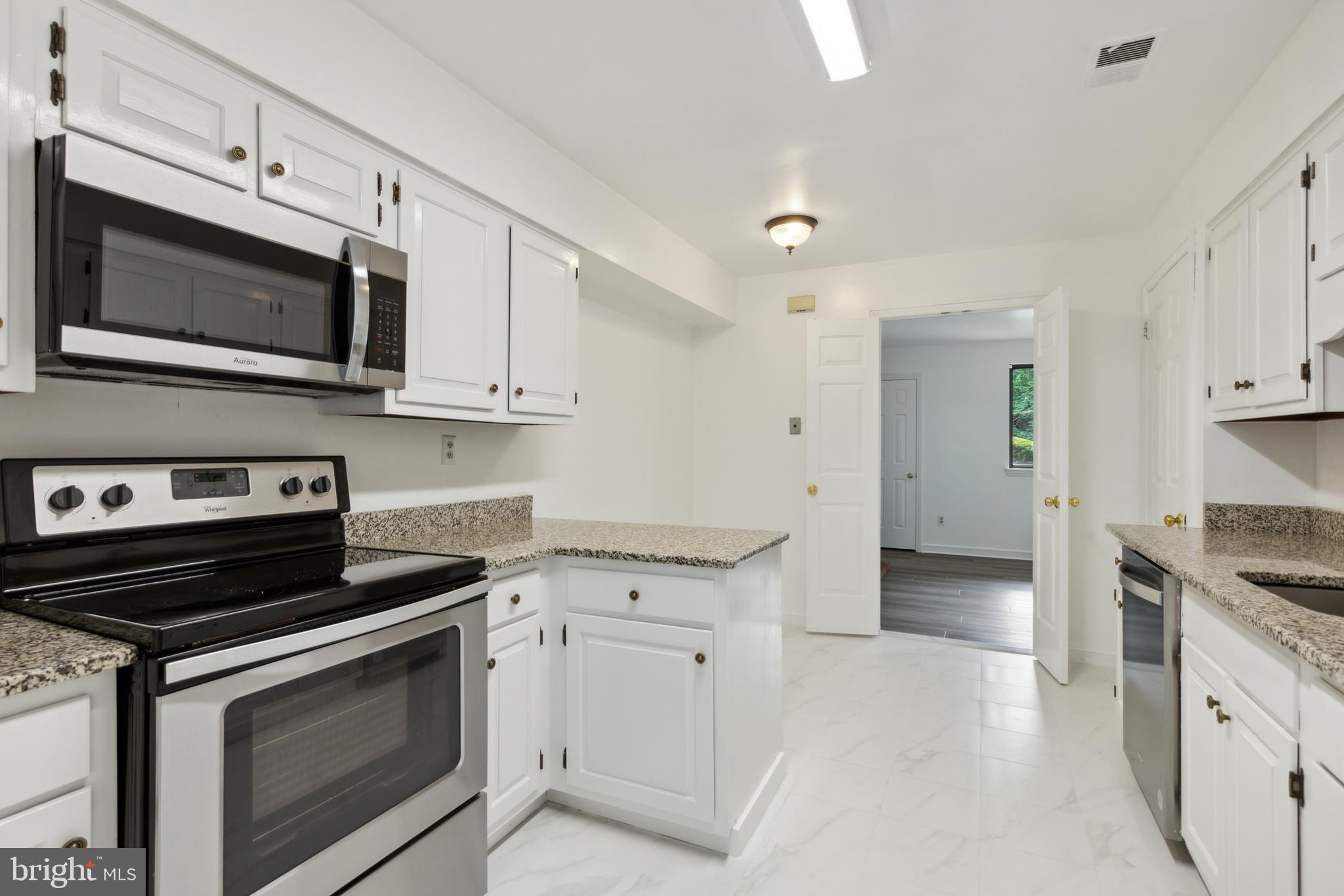 OAK KNOLL - Residential