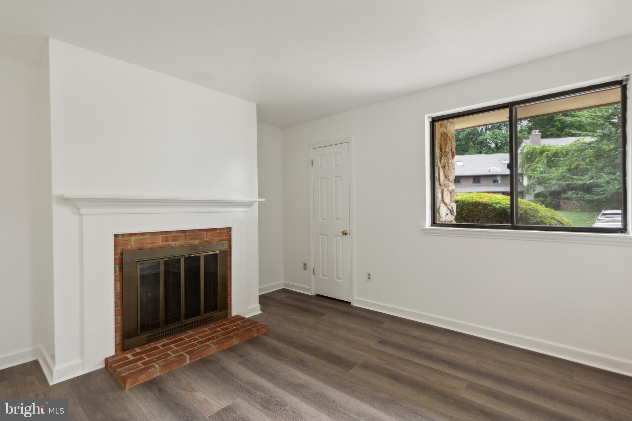 OAK KNOLL - Residential