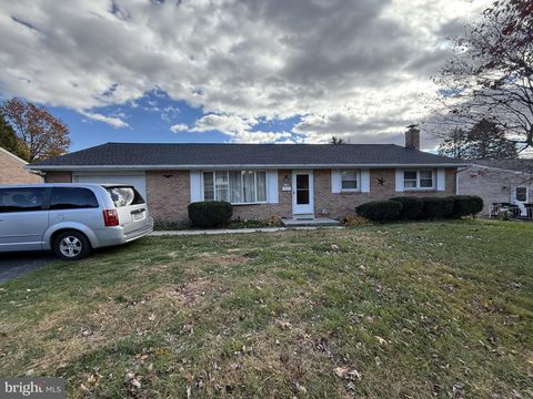 1140 CEDAR CREST DRIVE LEBANON PA 17046