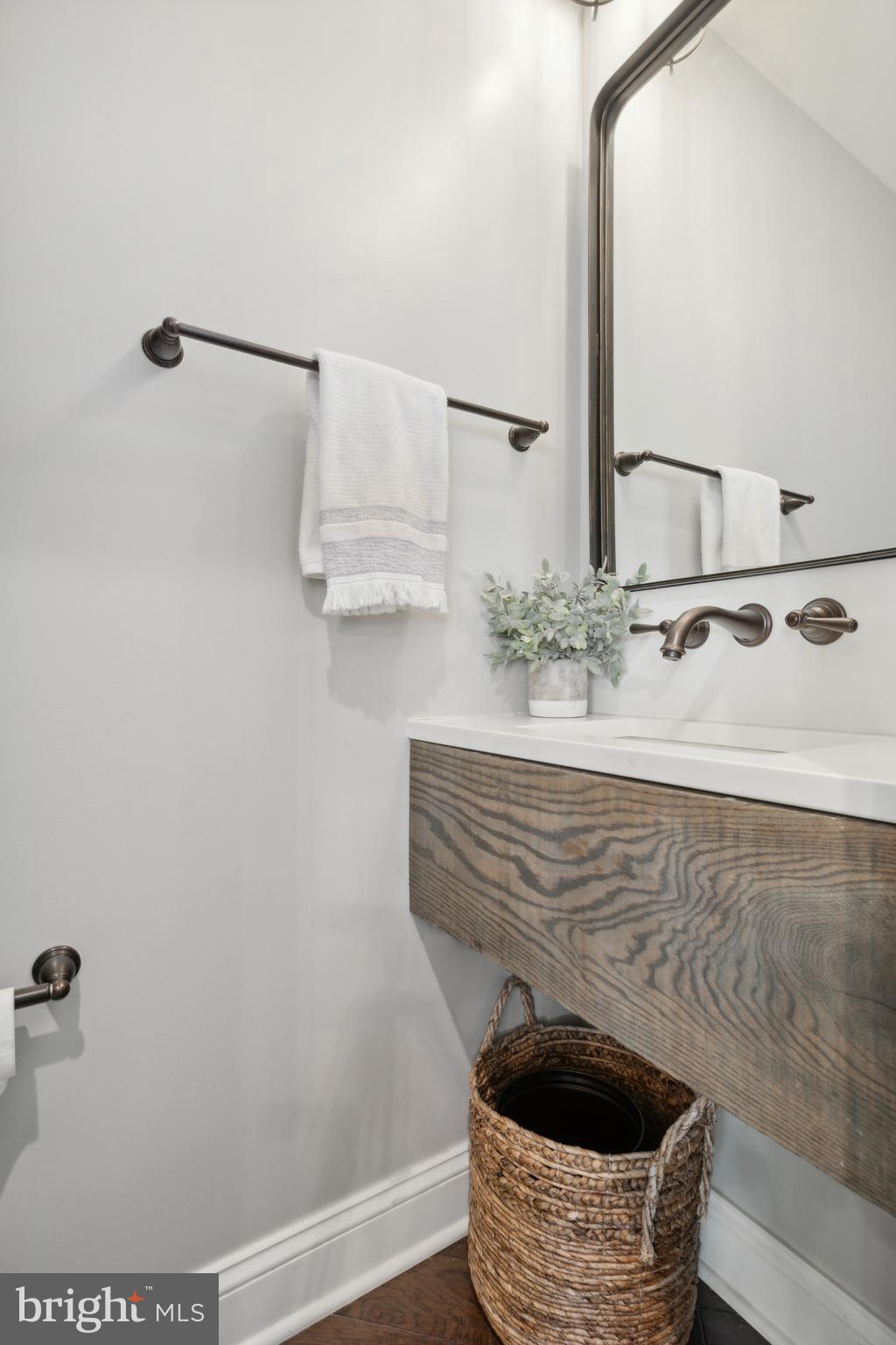 DAWSON'S CORNER - Residential