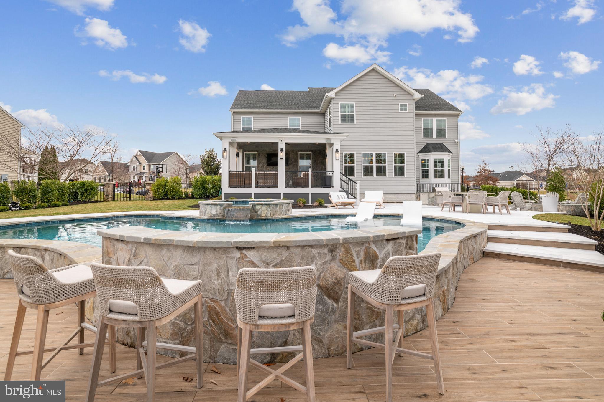 DAWSON'S CORNER - Residential